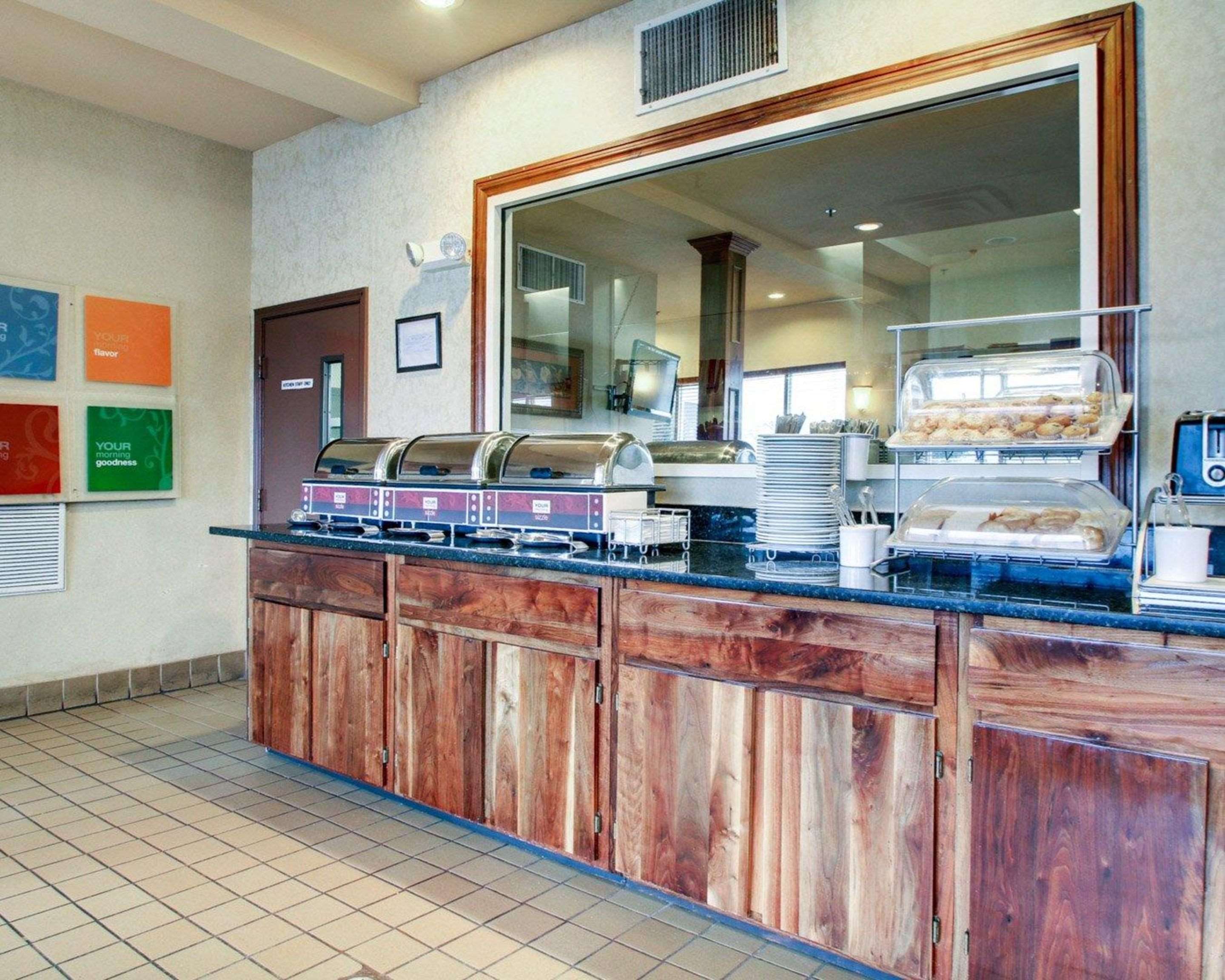 Hot and cold breakfast buffet
