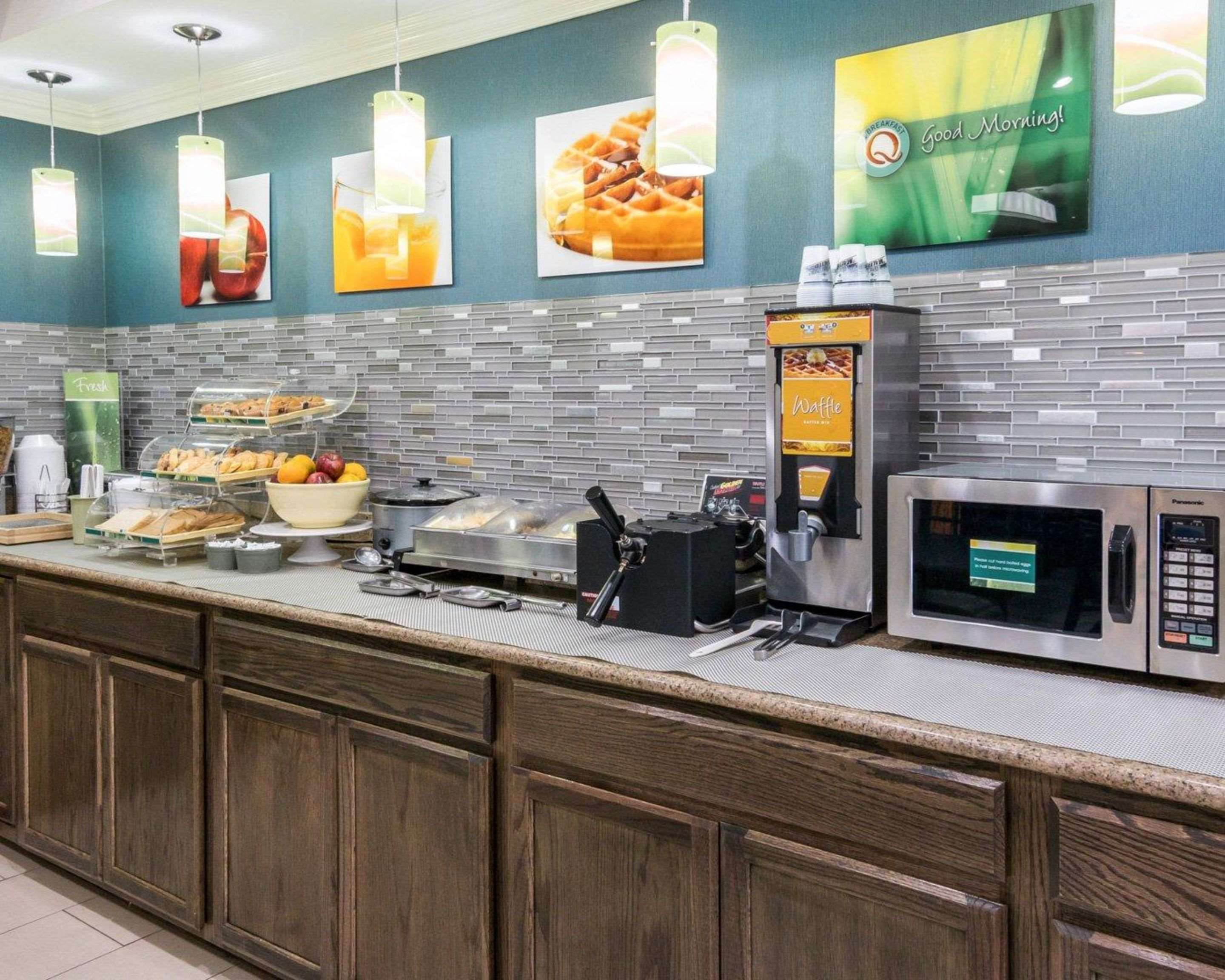 Free continental breakfast | Quality Inn And Suites