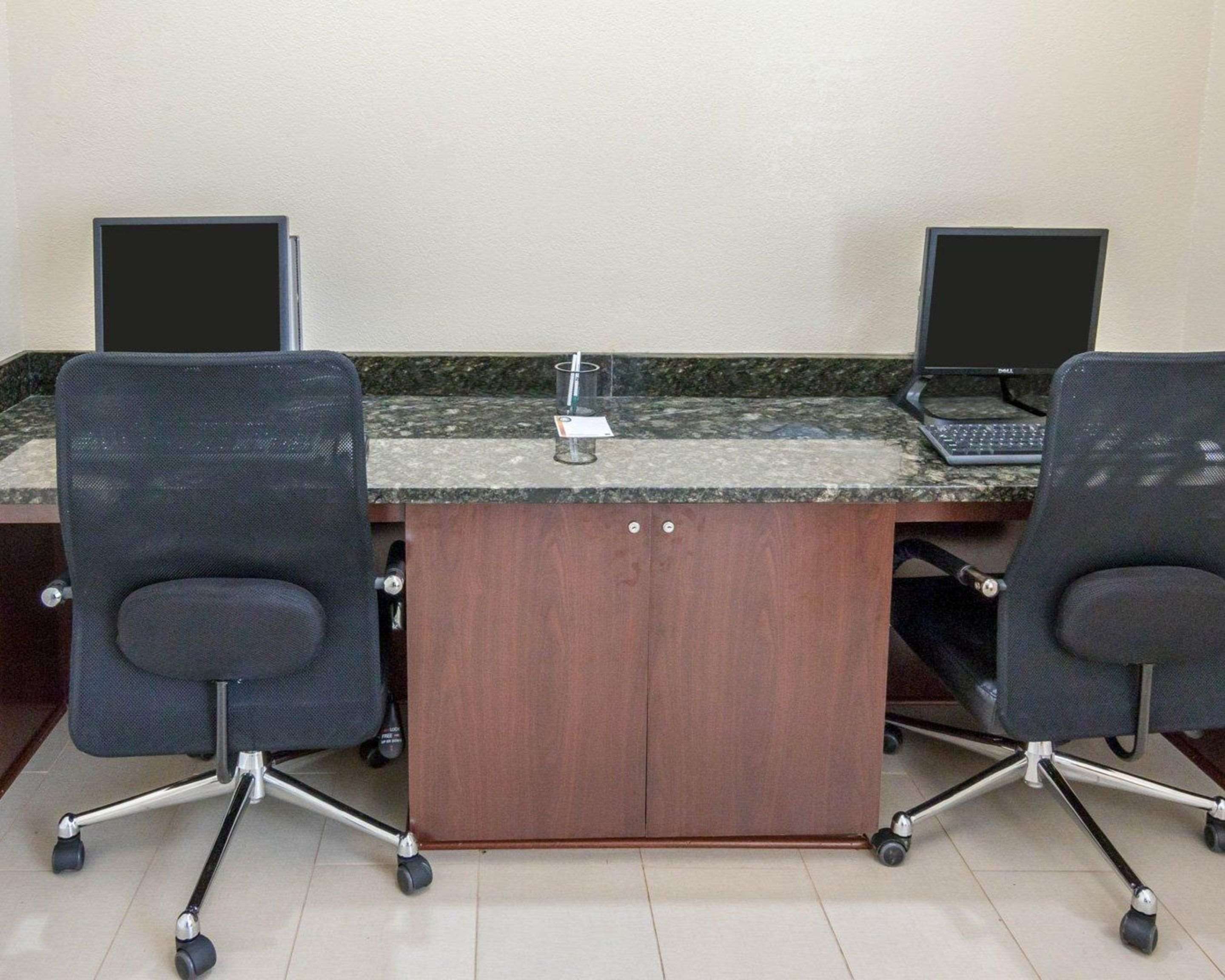 Business center | Quality Inn And Suites