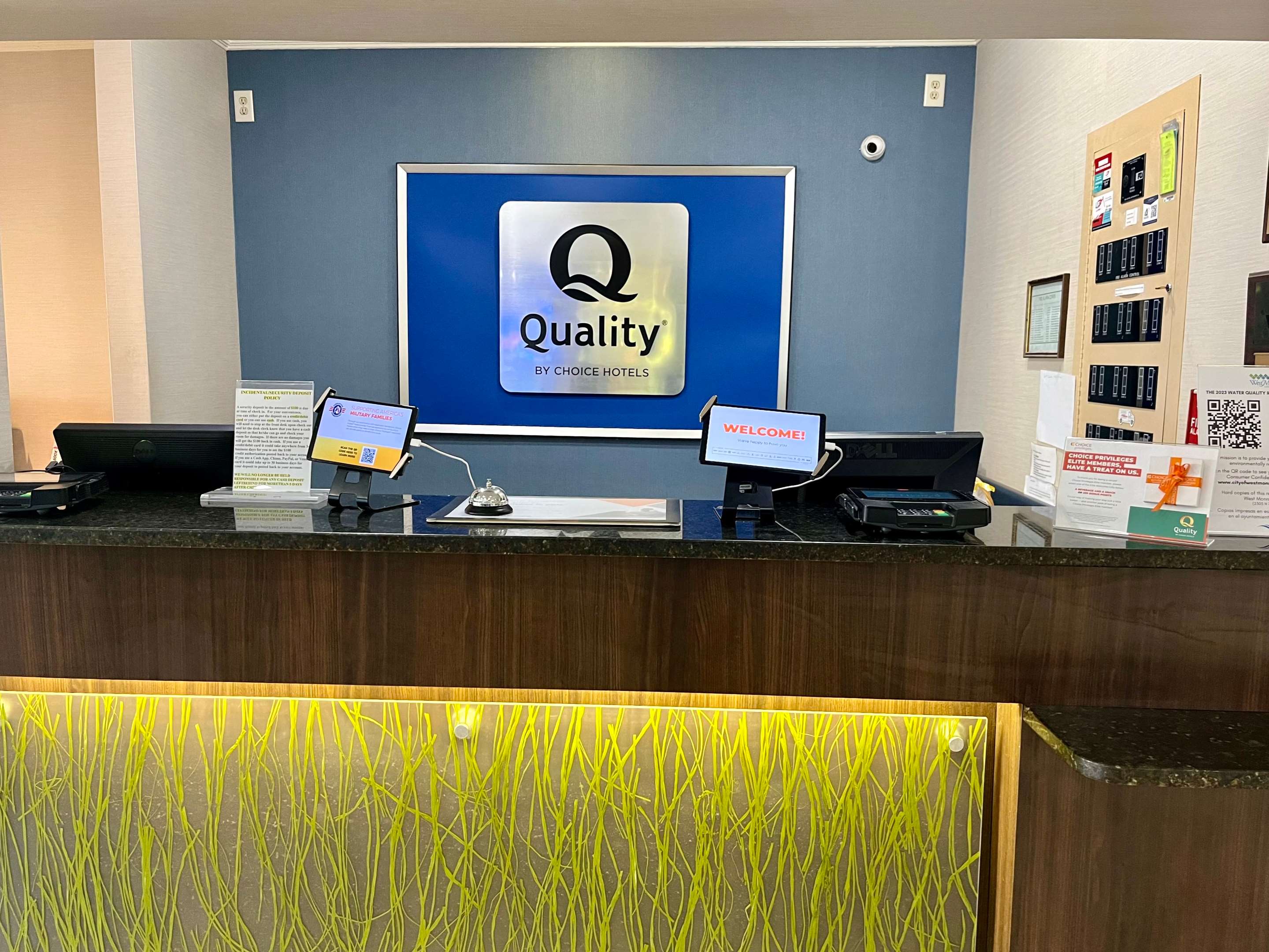 Front desk | Quality Inn And Suites