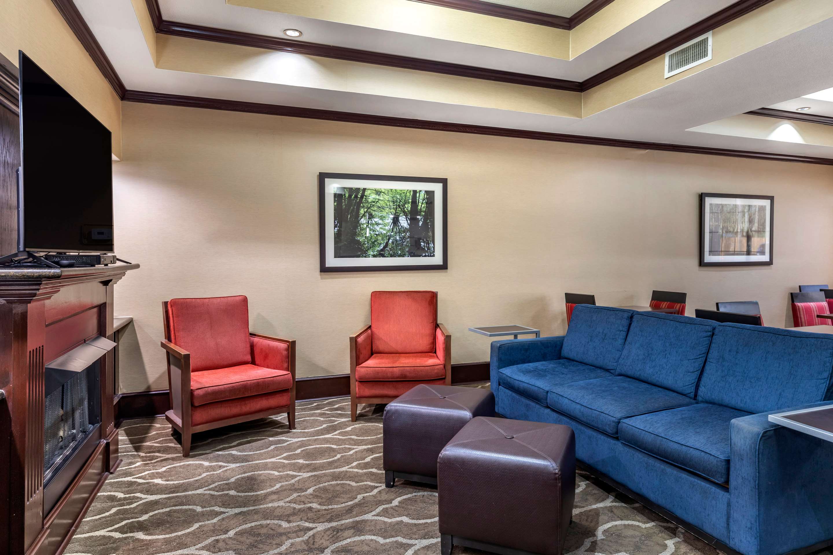 Hotel lobby | Comfort Suites Shreveport West I-20