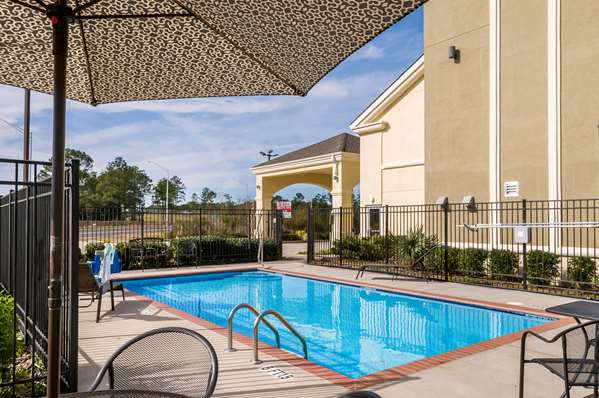 Pool - Quality Inn & Suites Slidell - I-12, Exit 80