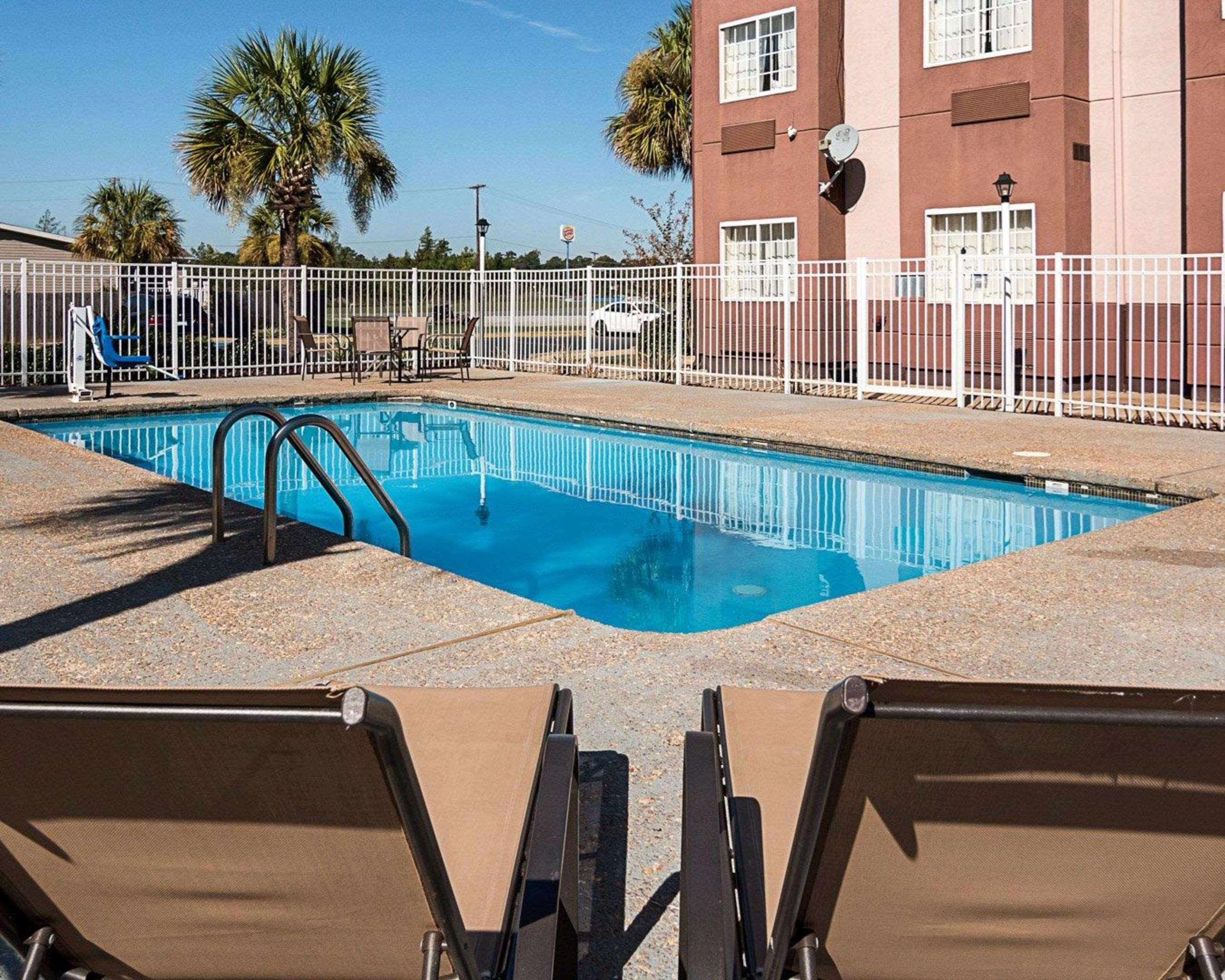Relax on the sundeck | Econo Lodge Inn & Suites Natchitoches