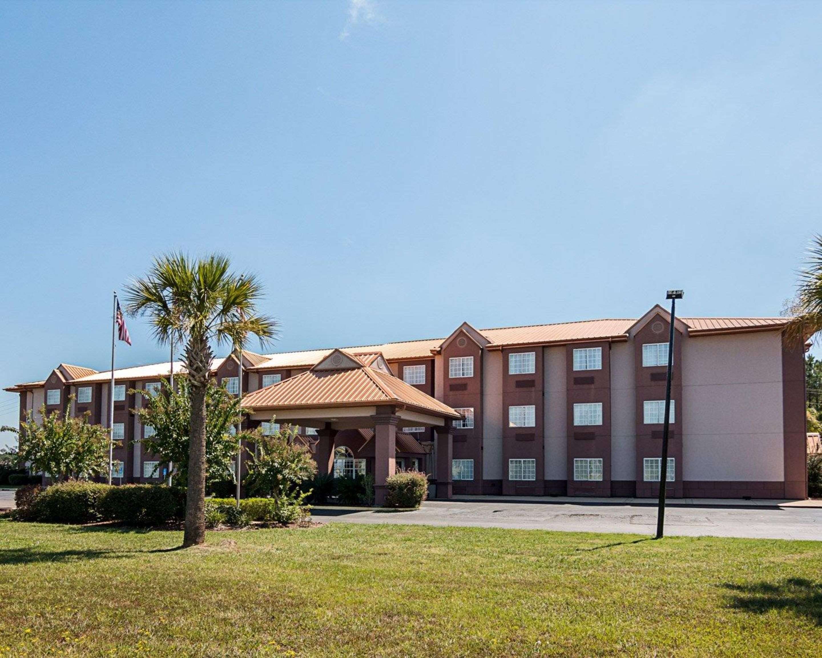 Hotel exterior | Econo Lodge Inn & Suites Natchitoches