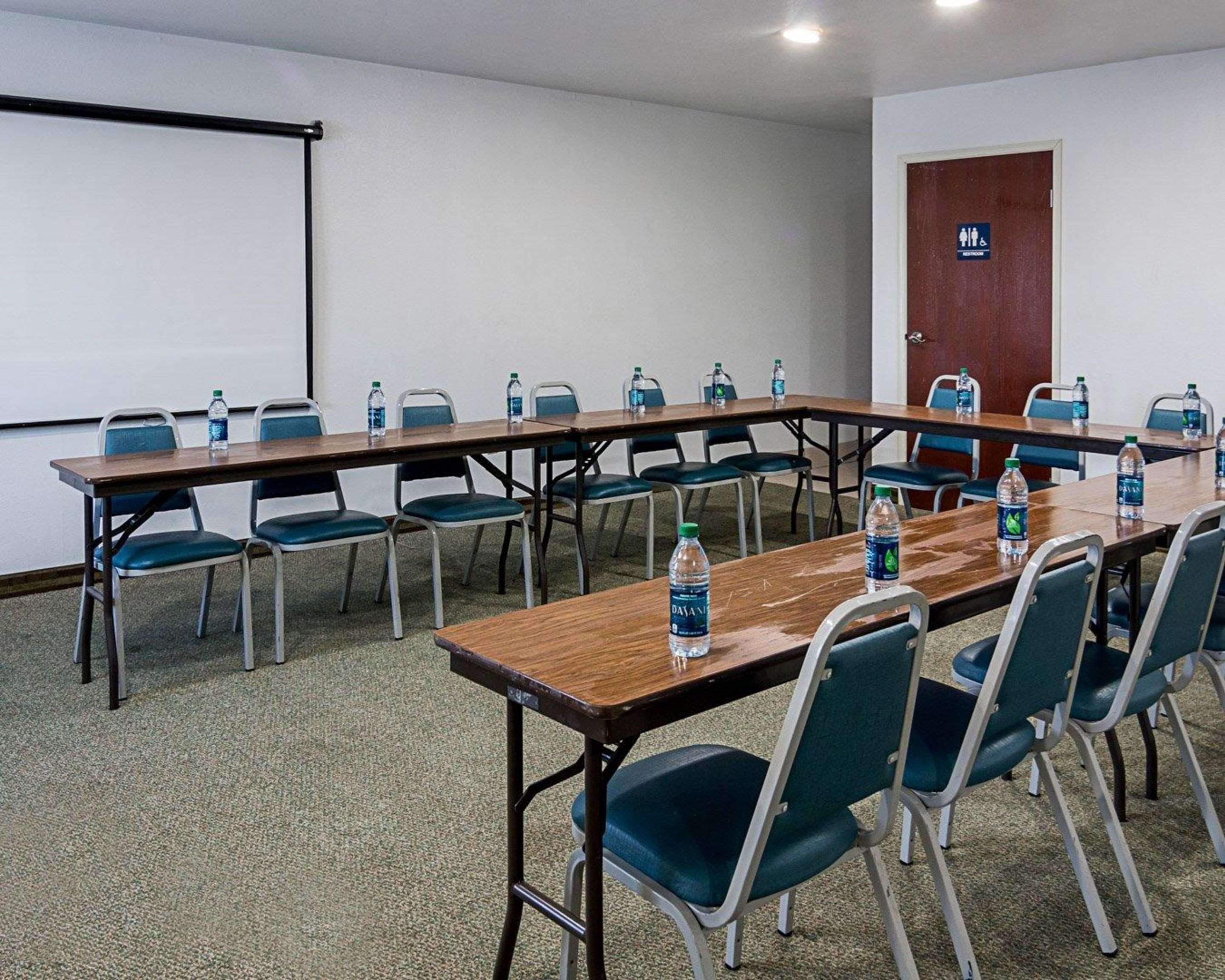 Meeting room | Econo Lodge Inn & Suites Natchitoches