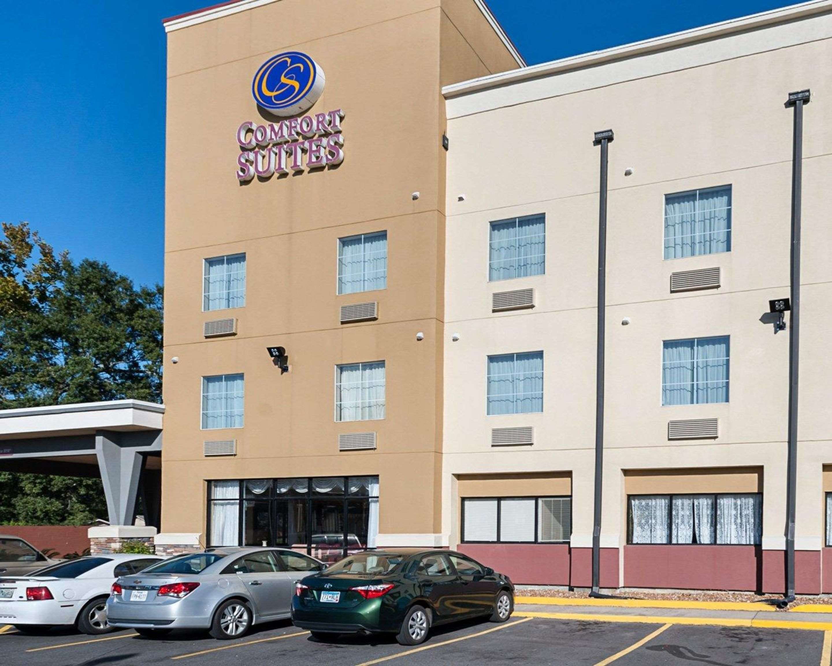 Hotel near lake | Comfort Suites Lake Charles