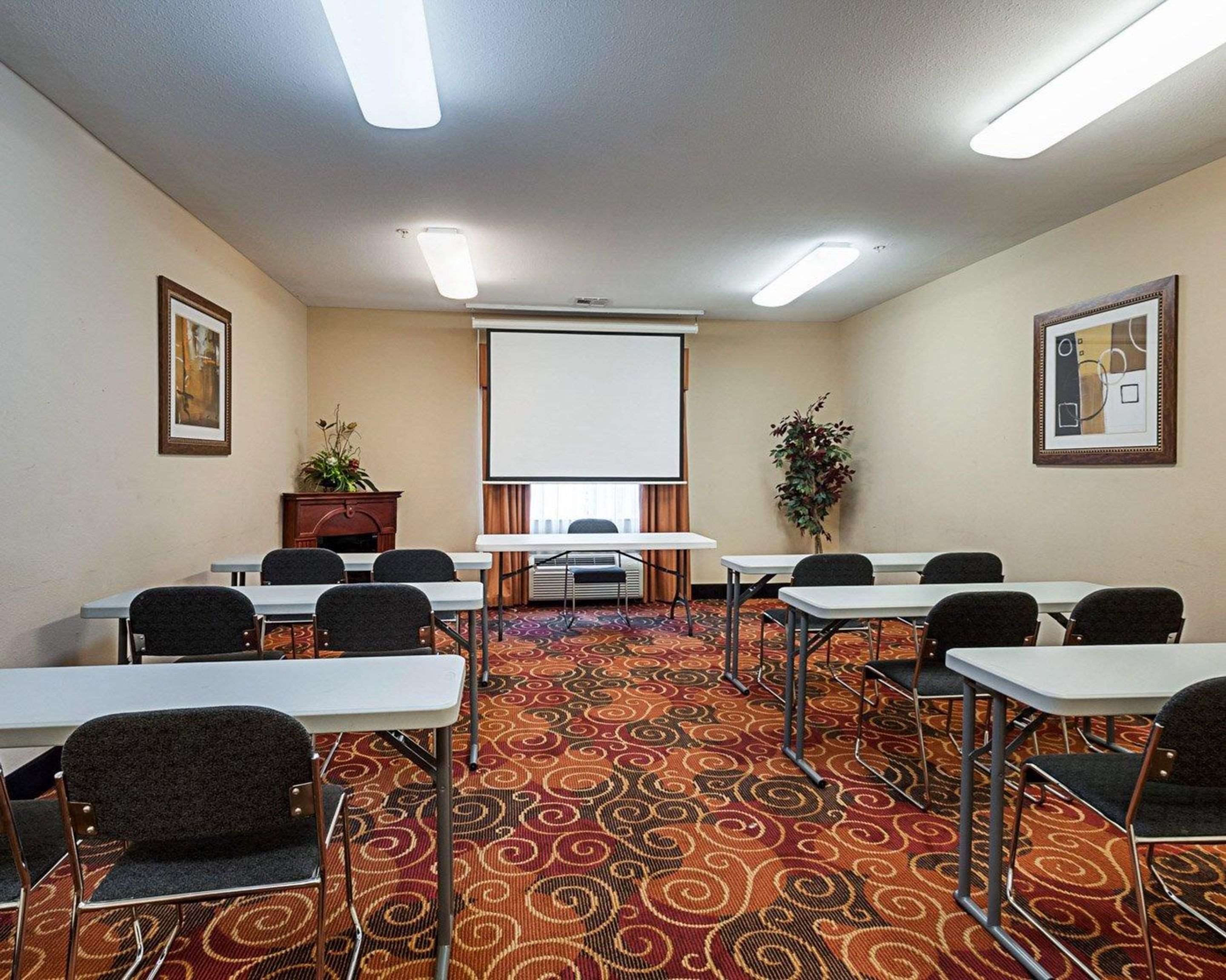 Meeting room with theater-style setup | Comfort Suites Lake Charles