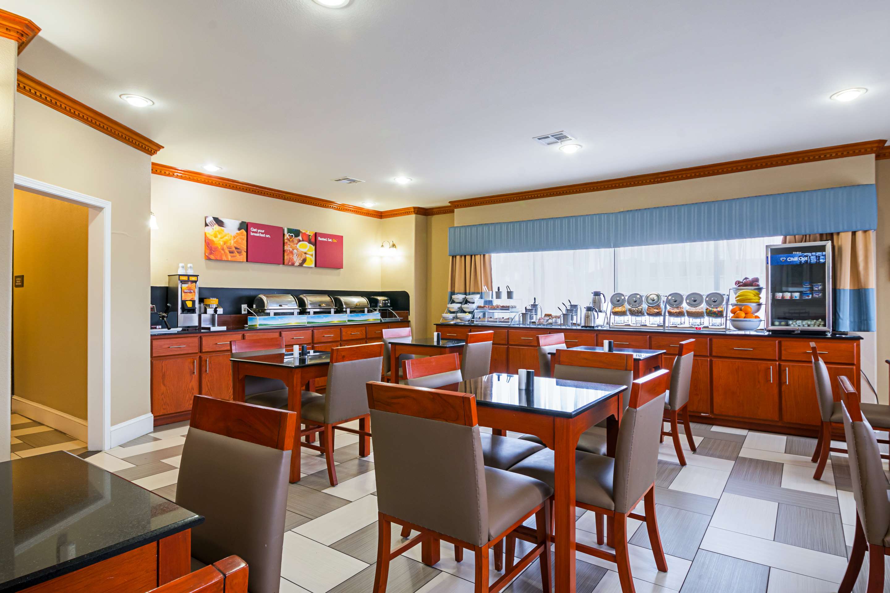 Free hot breakfast | Comfort Suites Lake Charles