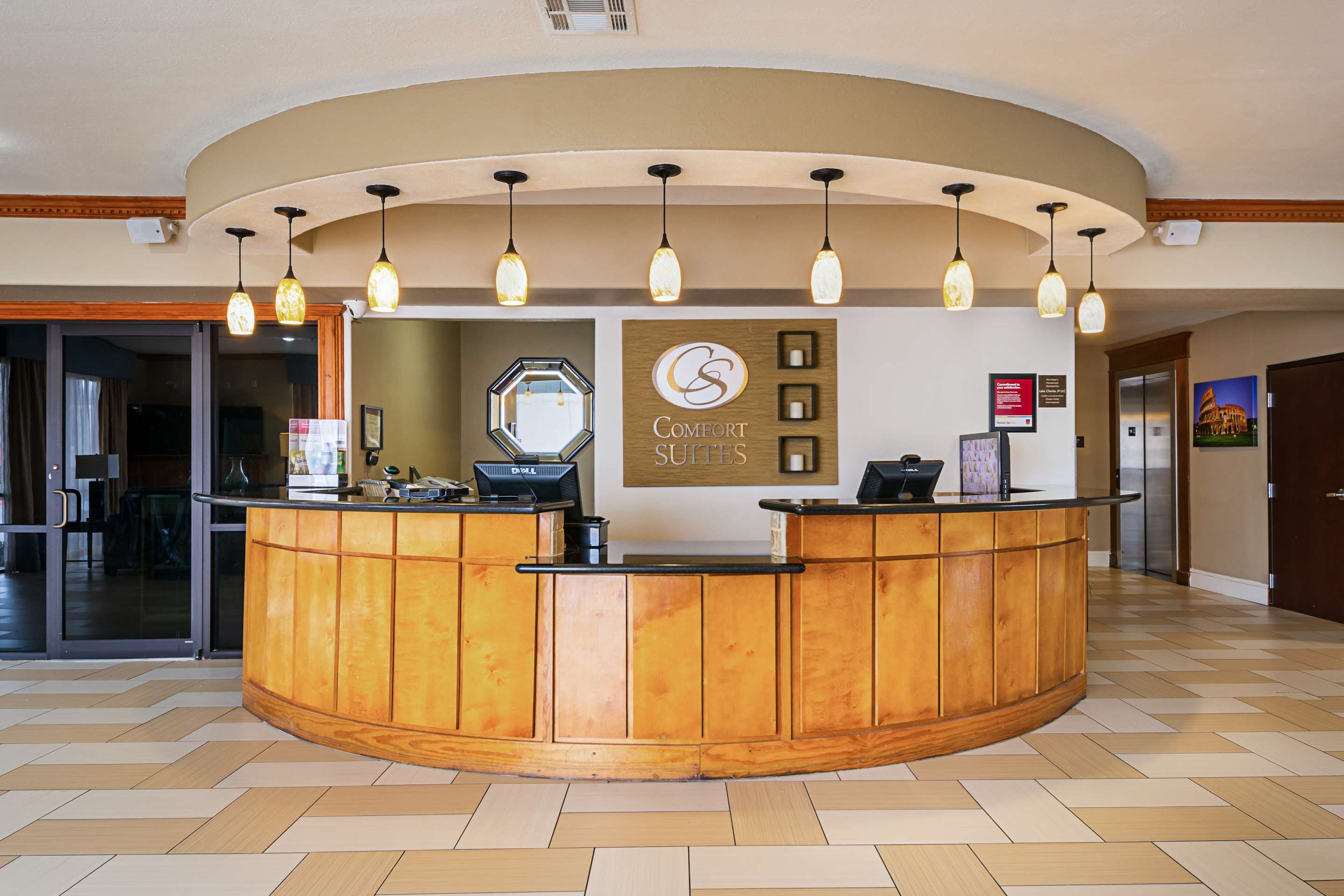 Hotel lobby | Comfort Suites Lake Charles