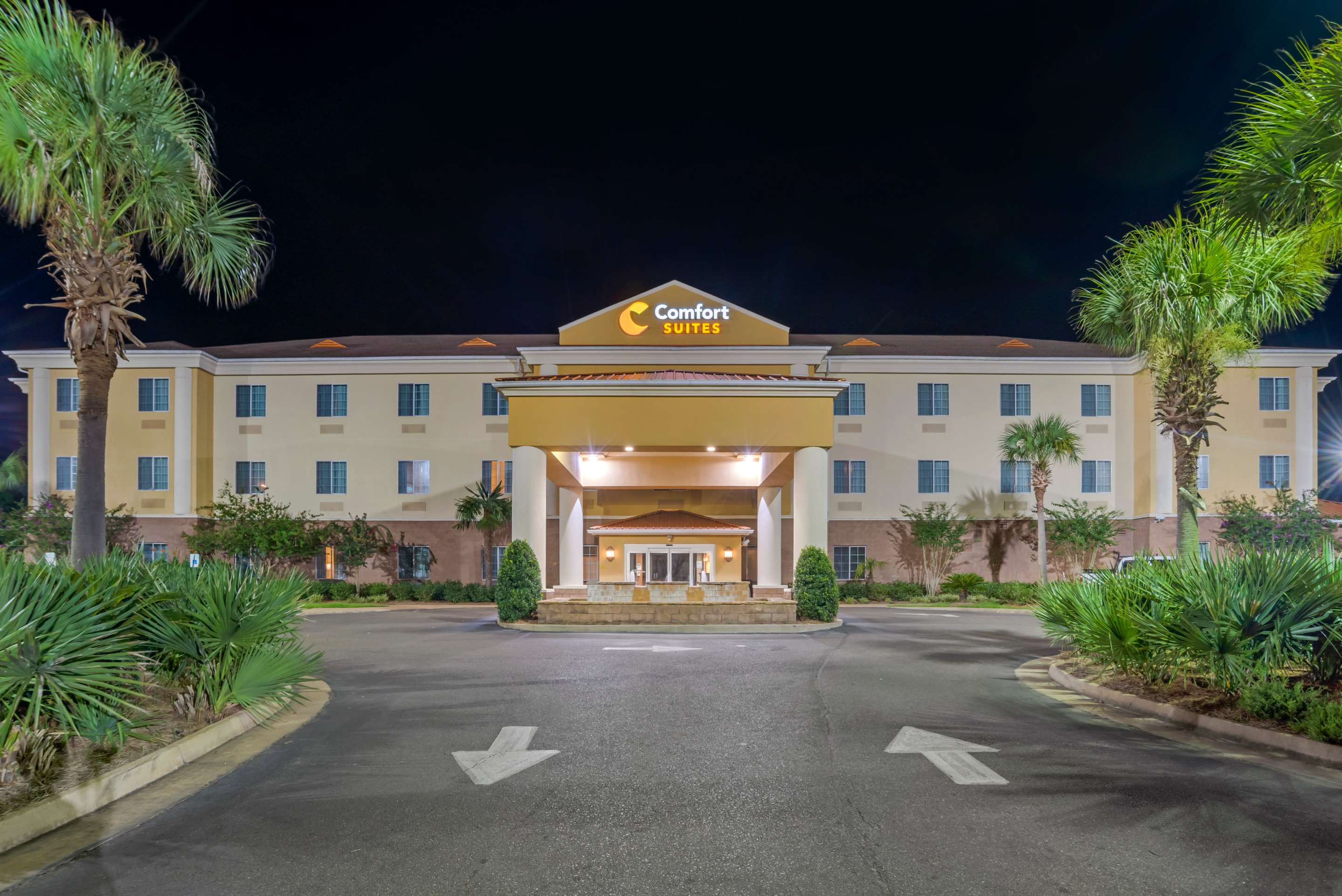 Hotel exterior | Comfort Suites Alexandria