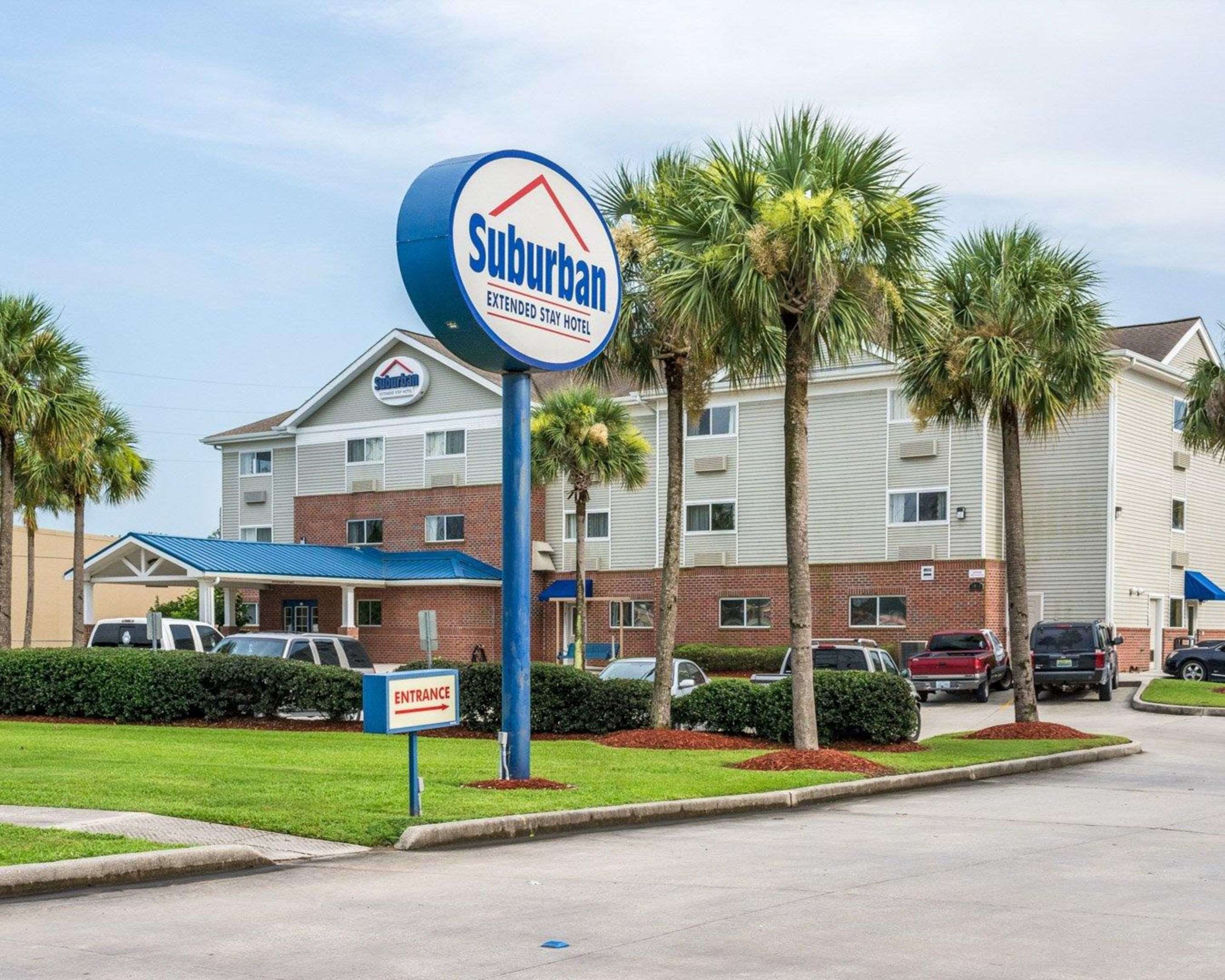 Hotel exterior | Suburban Studios Avondale