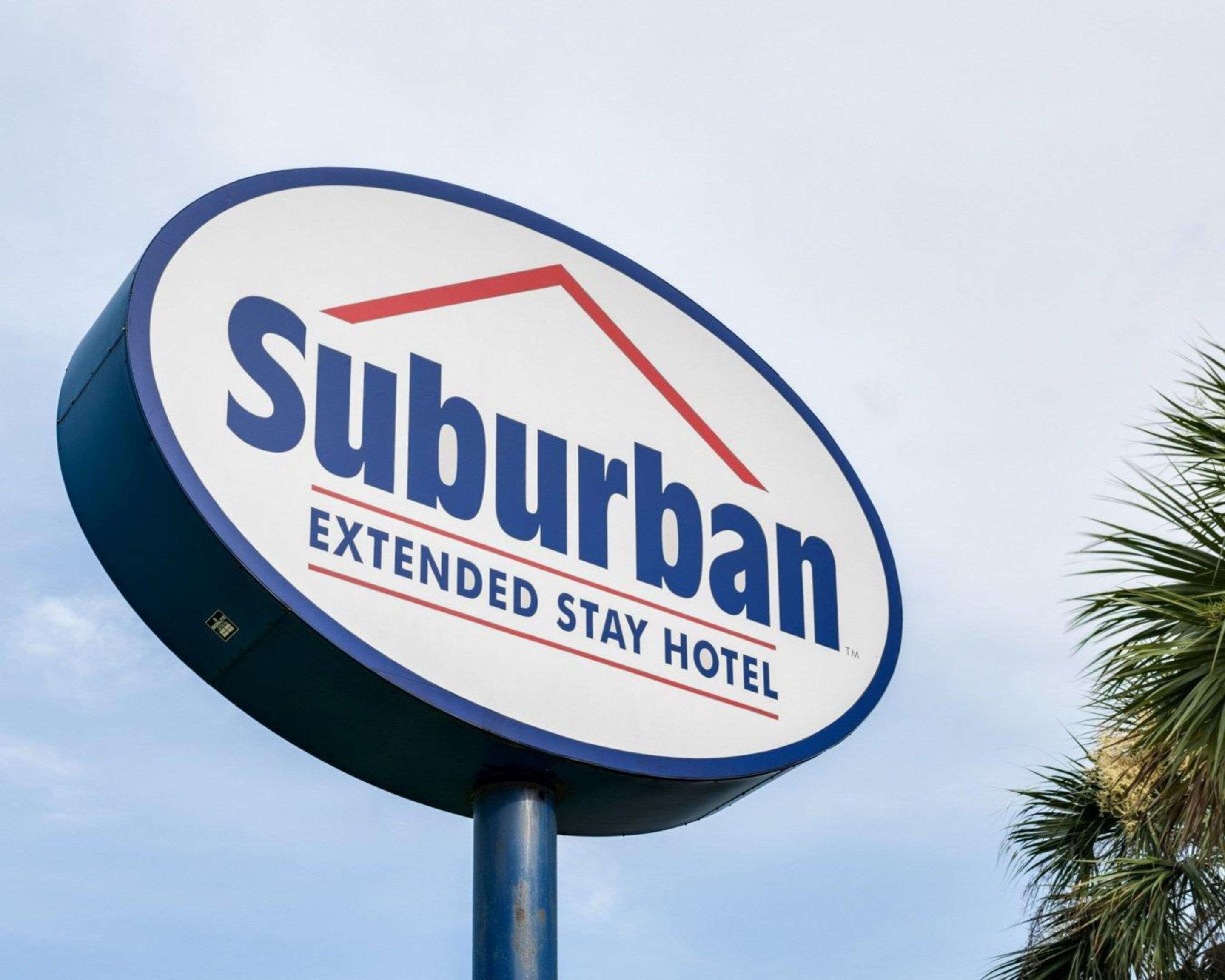 Hotel exterior | Suburban Studios Avondale