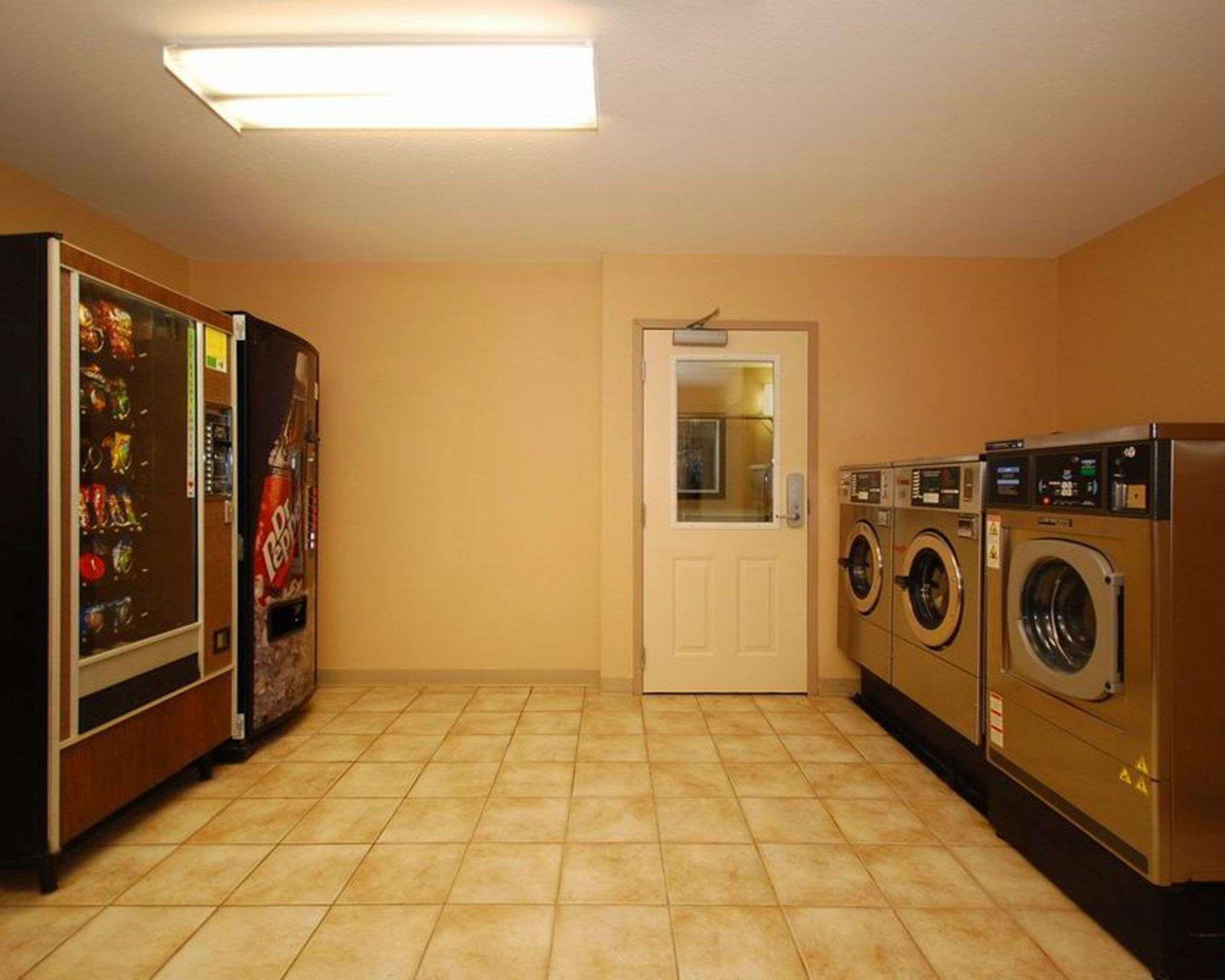 Guest laundry facilities | Suburban Studios Avondale