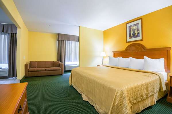 Suite - Quality Inn & Suites Franklin
