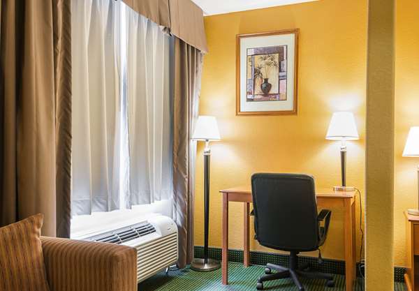 Suite - Quality Inn & Suites Franklin