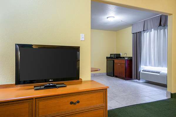 Suite - Quality Inn & Suites Franklin