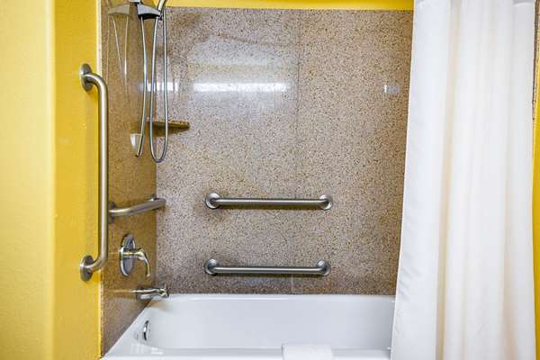  - Quality Inn & Suites Franklin