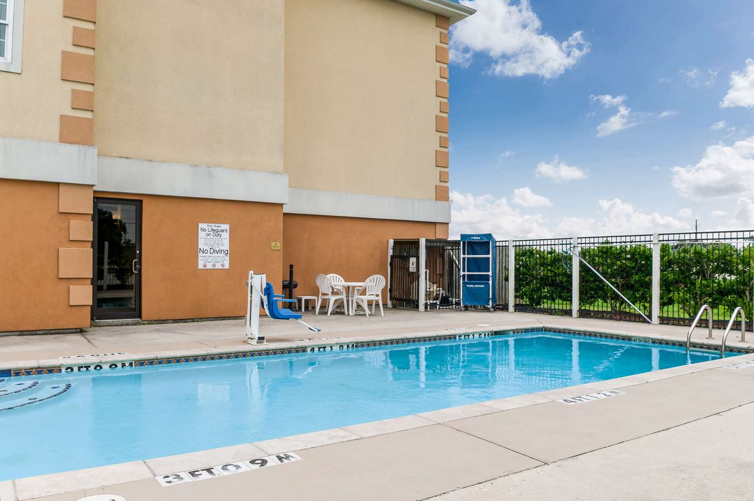 Quality Inn & Suites Houma, LA See Discounts
