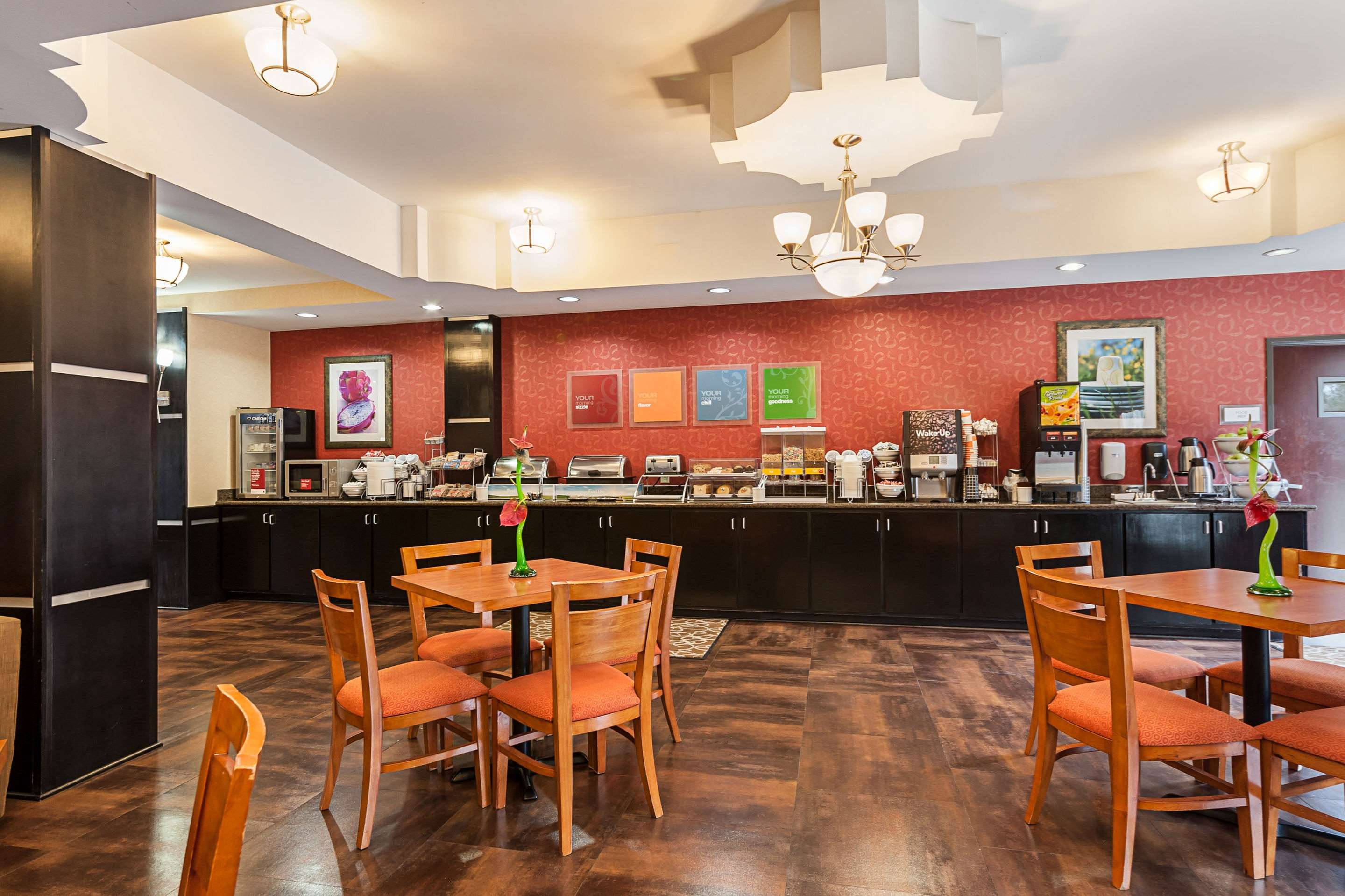 Spacious seating area | Comfort Suites Sulphur - Lake Charles