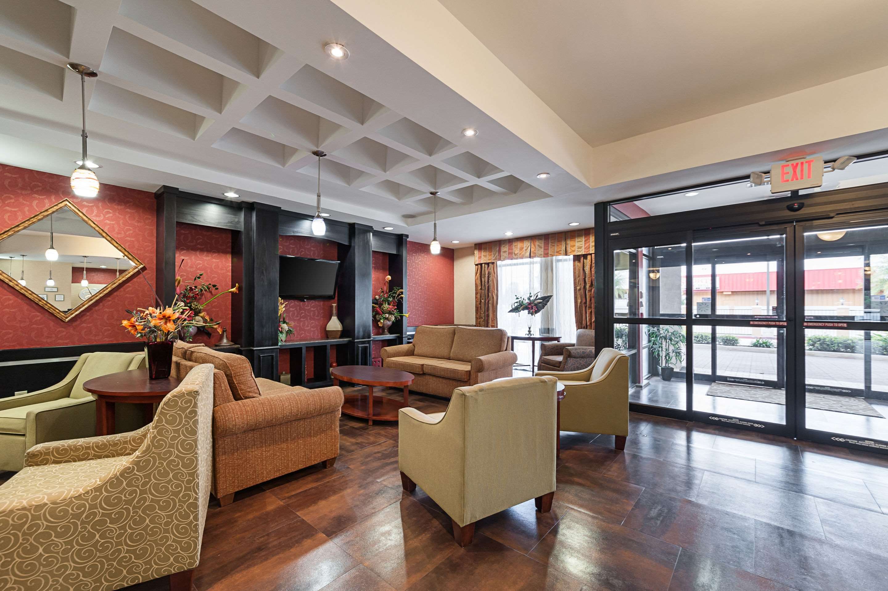 Lobby | Comfort Suites Sulphur - Lake Charles