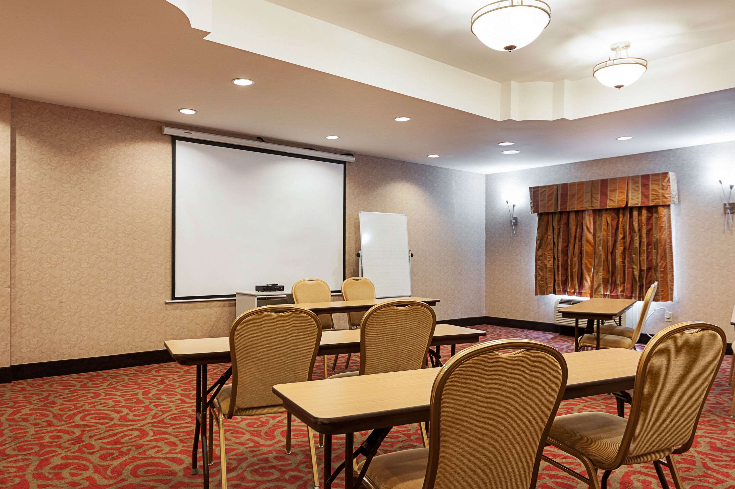 Hotel meeting room | Comfort Suites Sulphur - Lake Charles