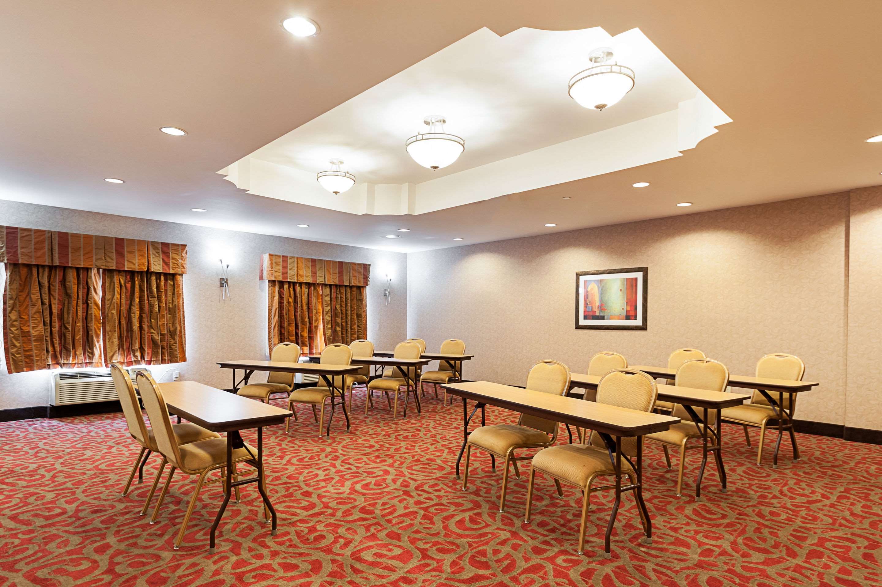 Spacious meeting room | Comfort Suites Sulphur - Lake Charles