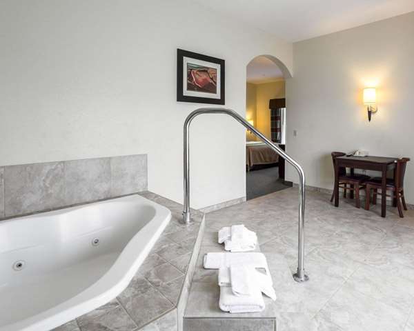 Suite - Quality Inn Donaldsonville
