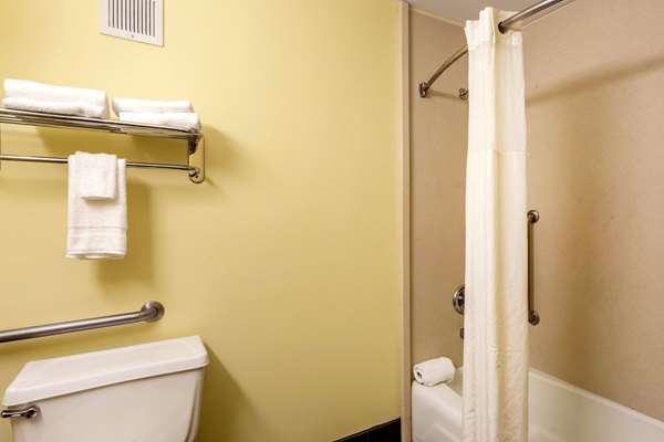  - Quality Inn & Suites Port Allen - I-10, Exit 151