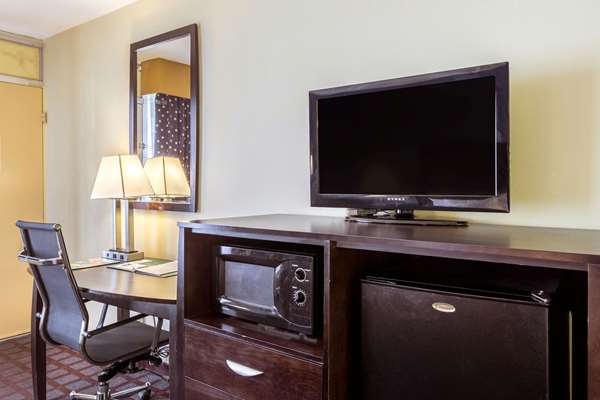  - Quality Inn & Suites Port Allen - I-10, Exit 151