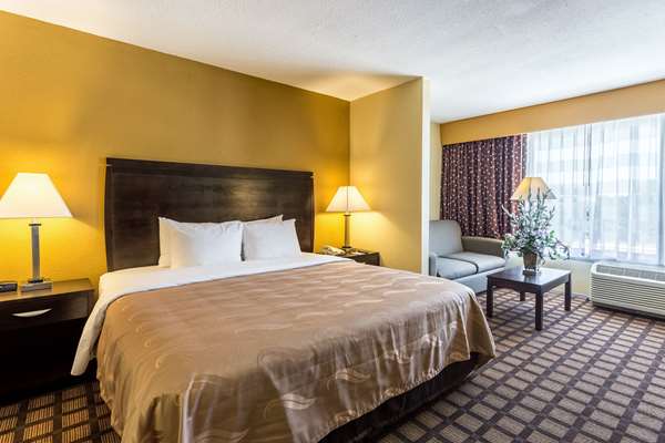 Suite - Quality Inn & Suites Port Allen - I-10, Exit 151