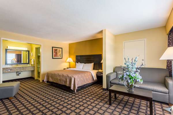Suite - Quality Inn & Suites Port Allen - I-10, Exit 151