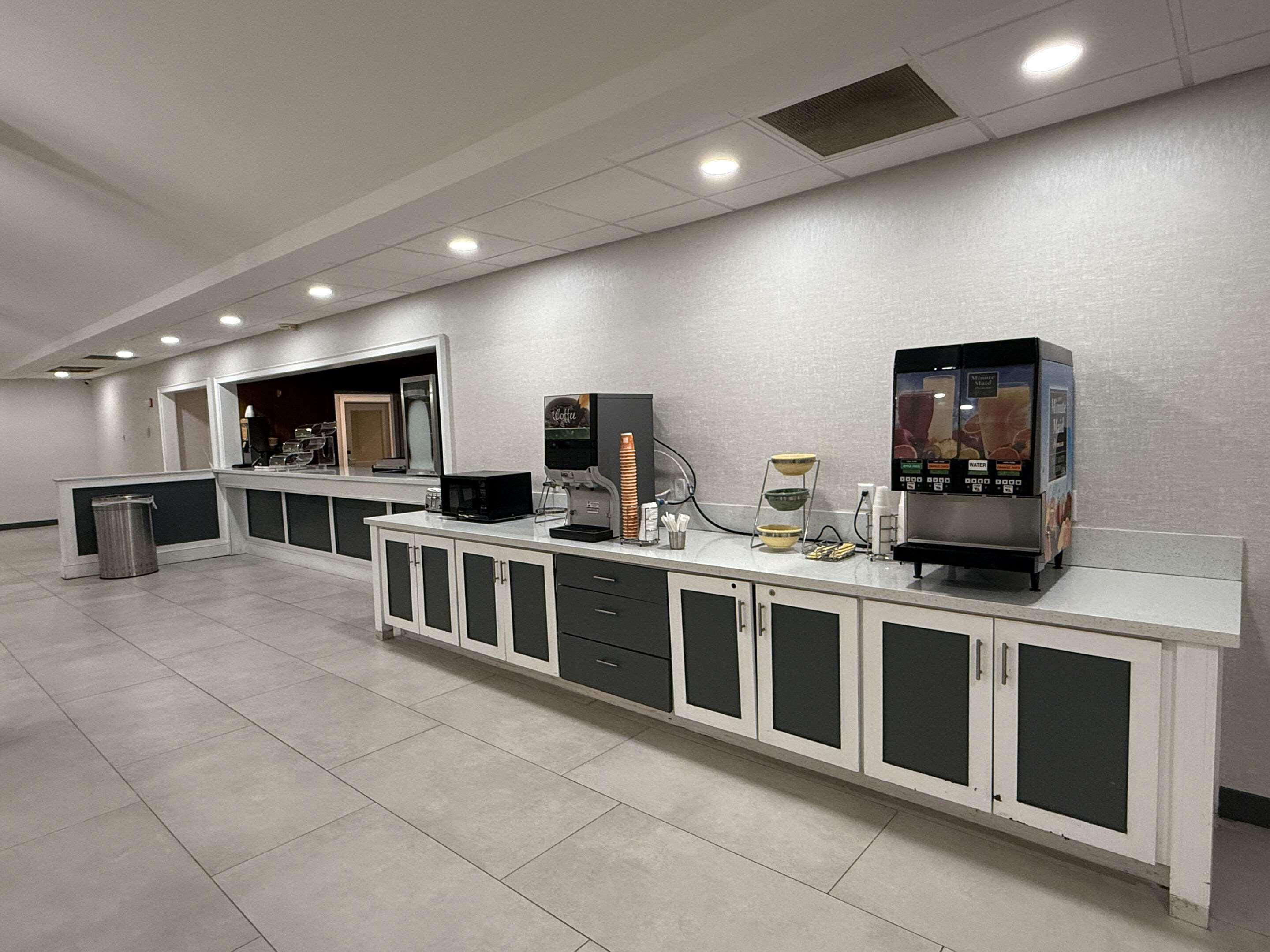 Breakfast area | Quality Inn & Suites Baton Rouge West – Port Allen