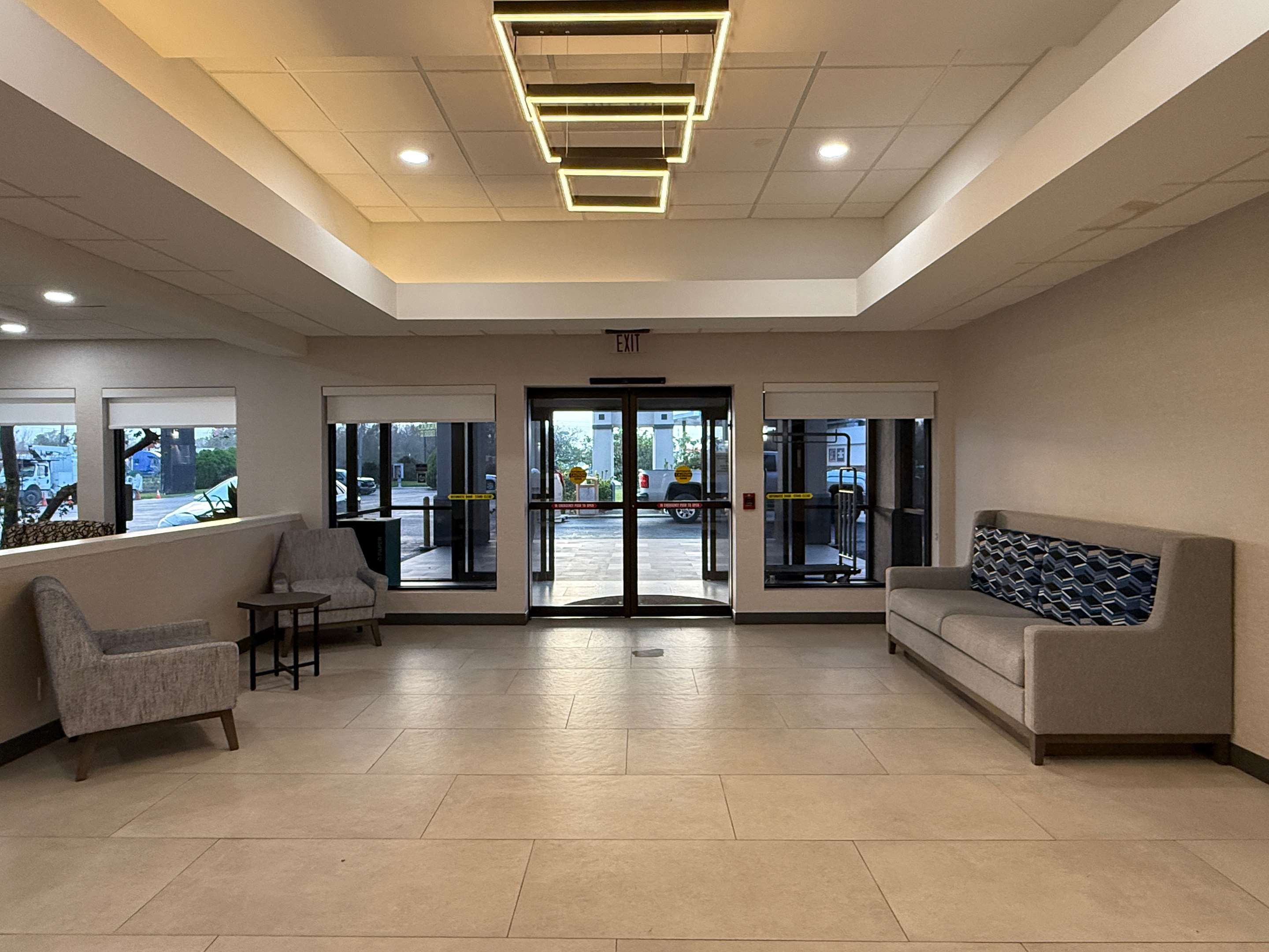 Hotel lobby | Quality Inn & Suites Baton Rouge West – Port Allen