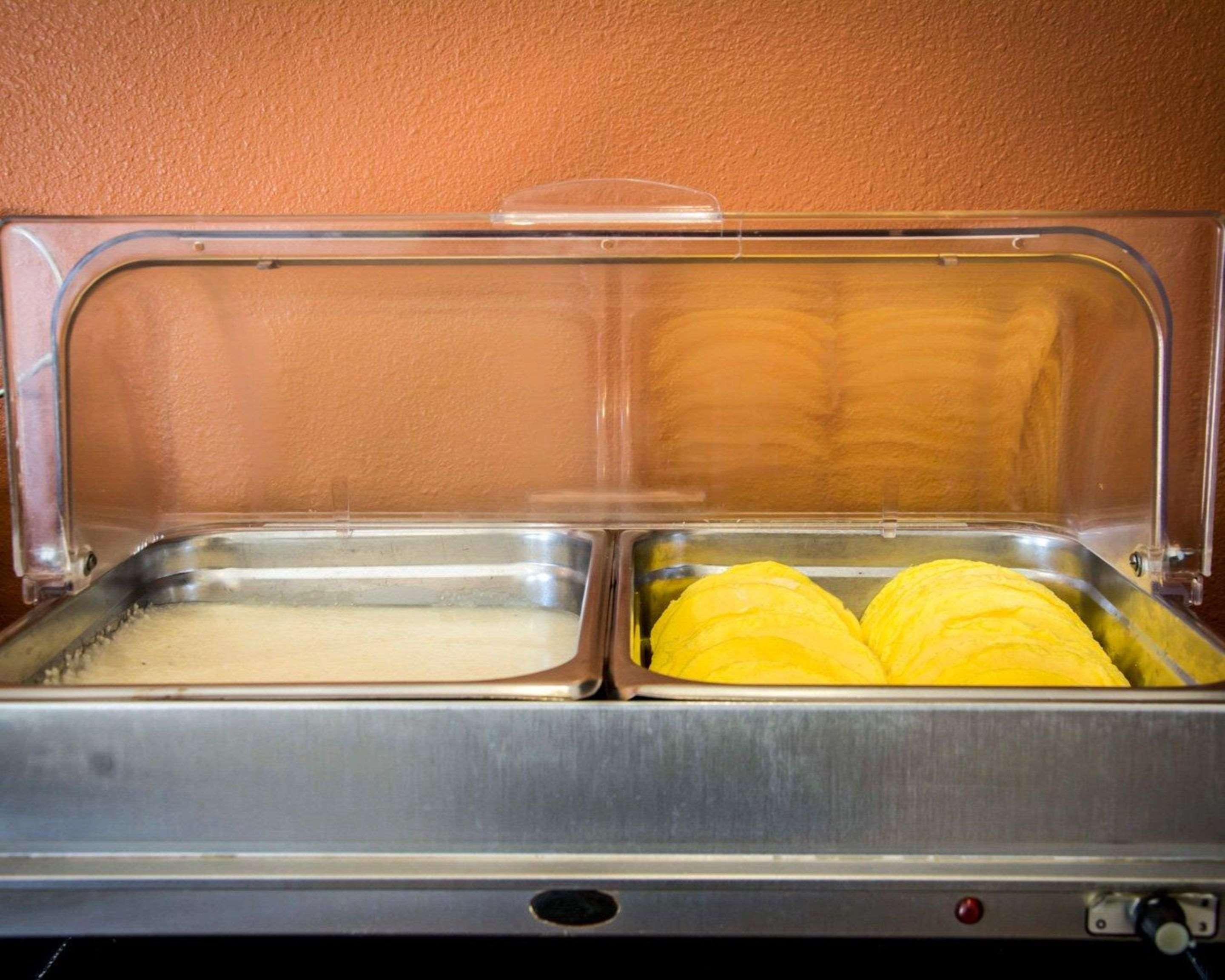 Free hot breakfast | Sleep Inn & Suites Medical Center