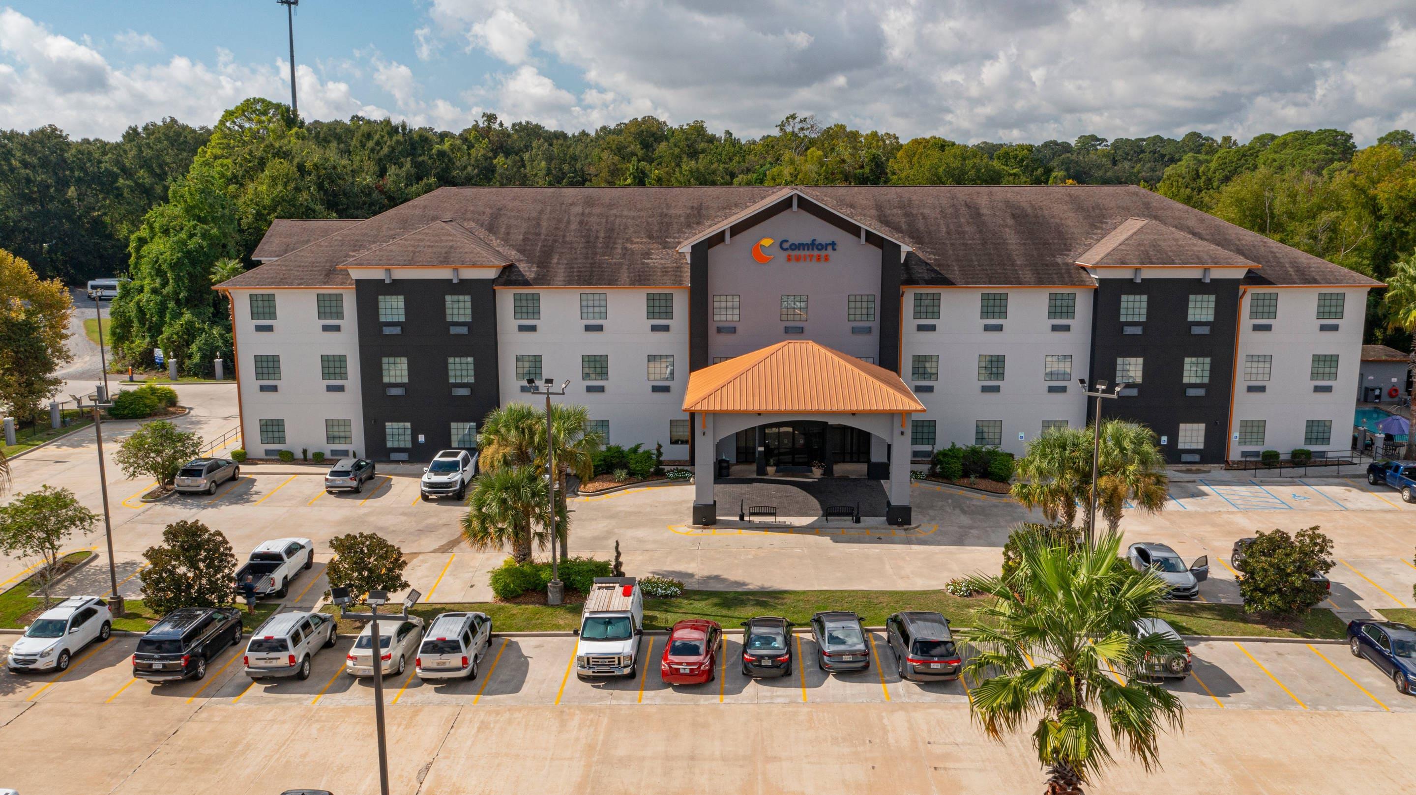 Aerial exterior view | Comfort Suites Oil Center