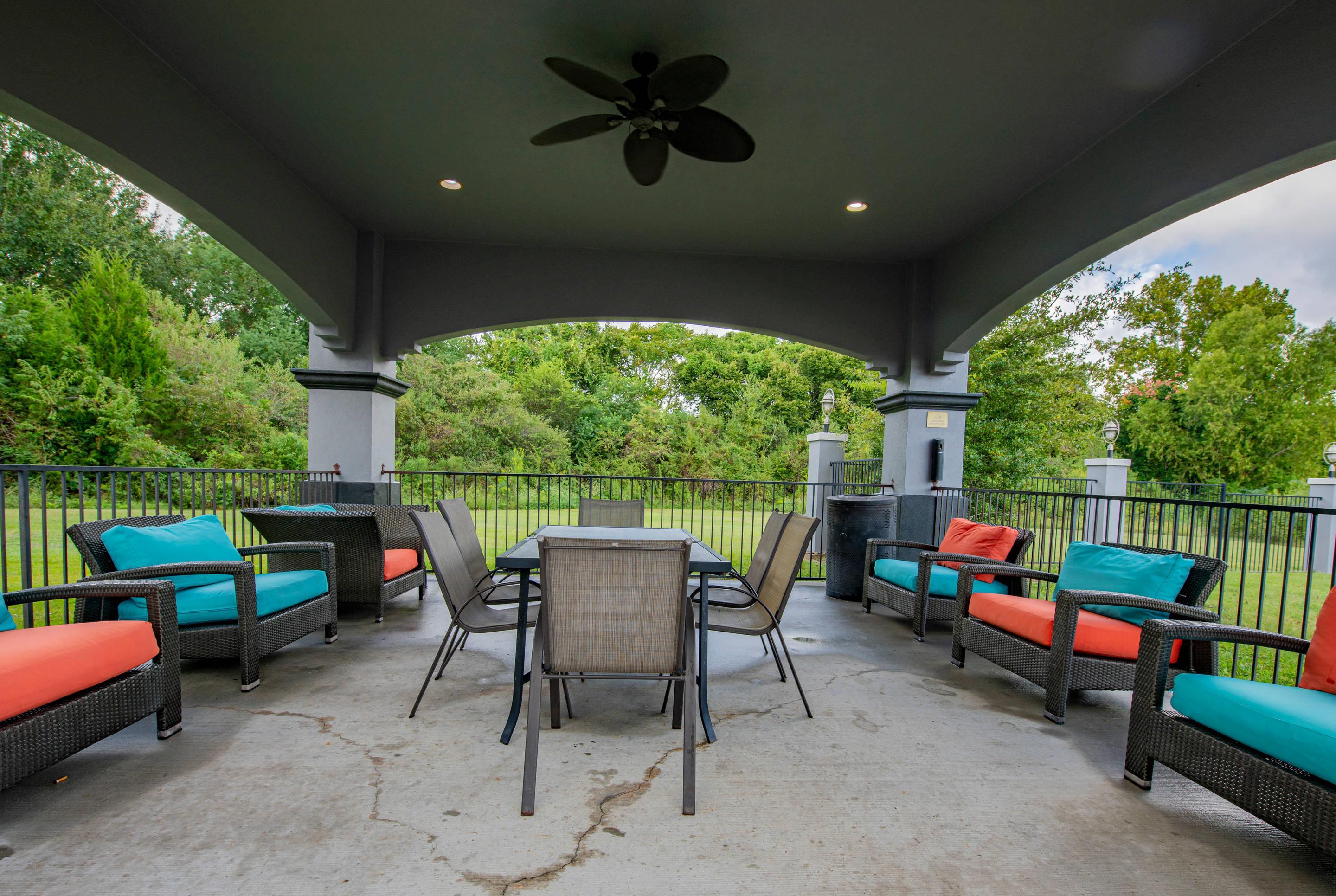 Gazebo | Comfort Suites Oil Center