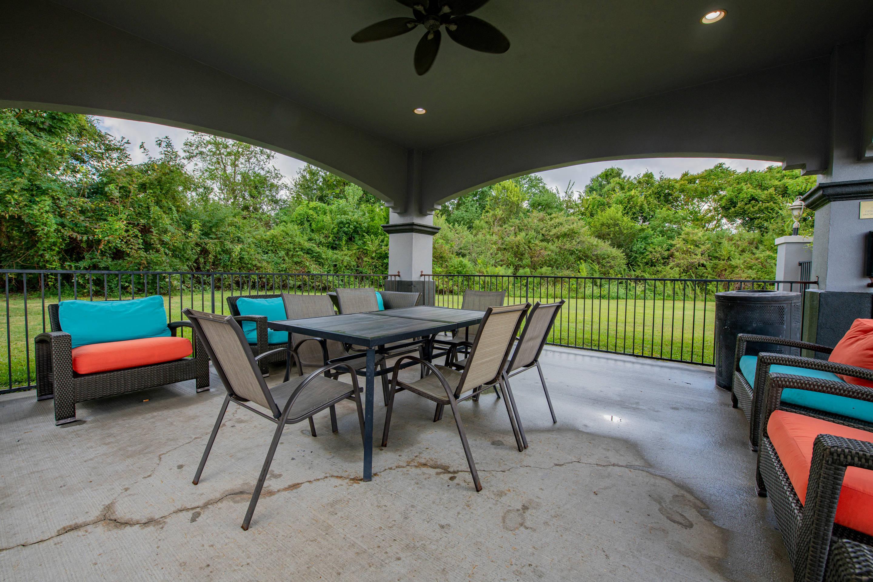 Gazebo | Comfort Suites Oil Center