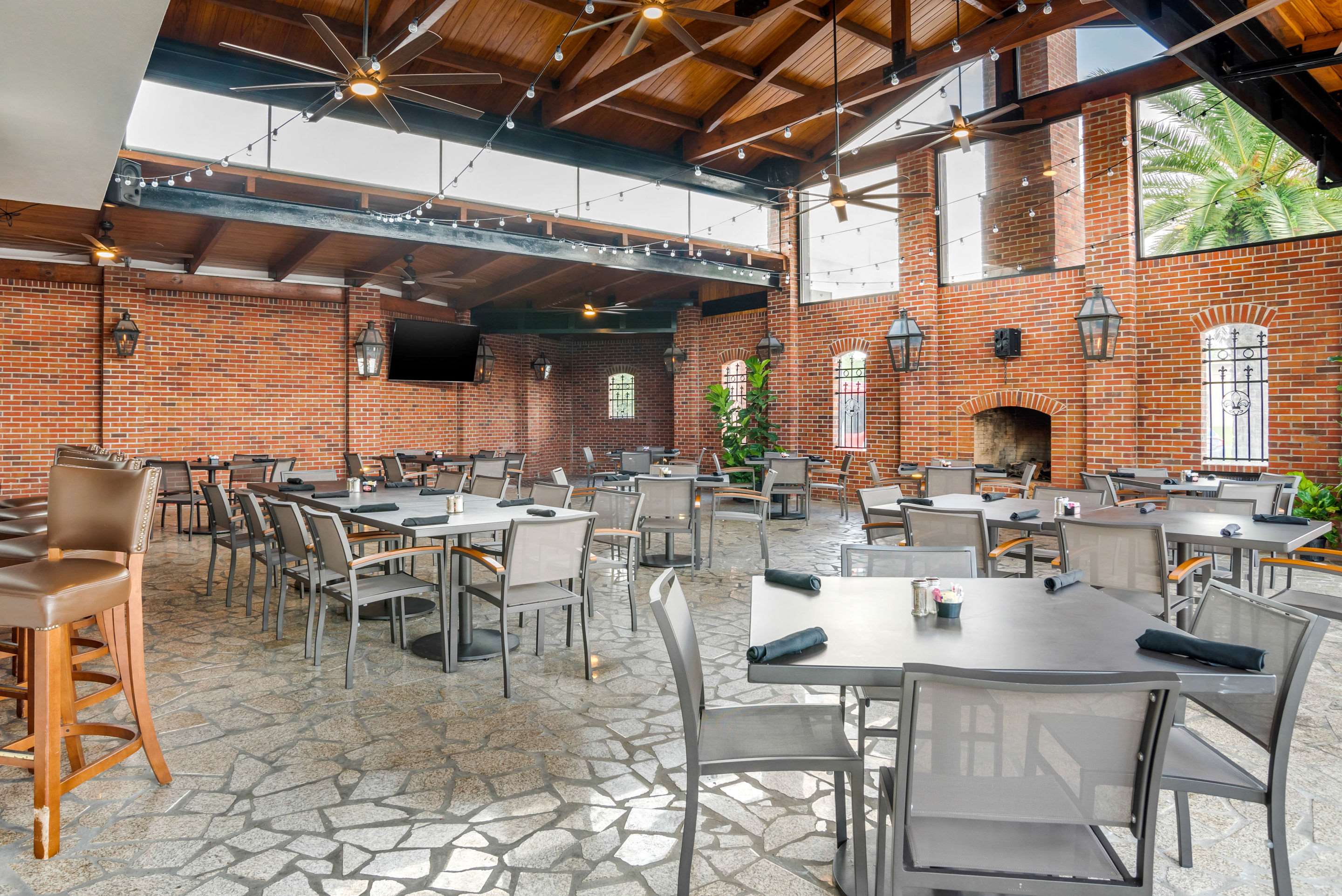 Dining room | Clarion Inn Conference Center Gonzales