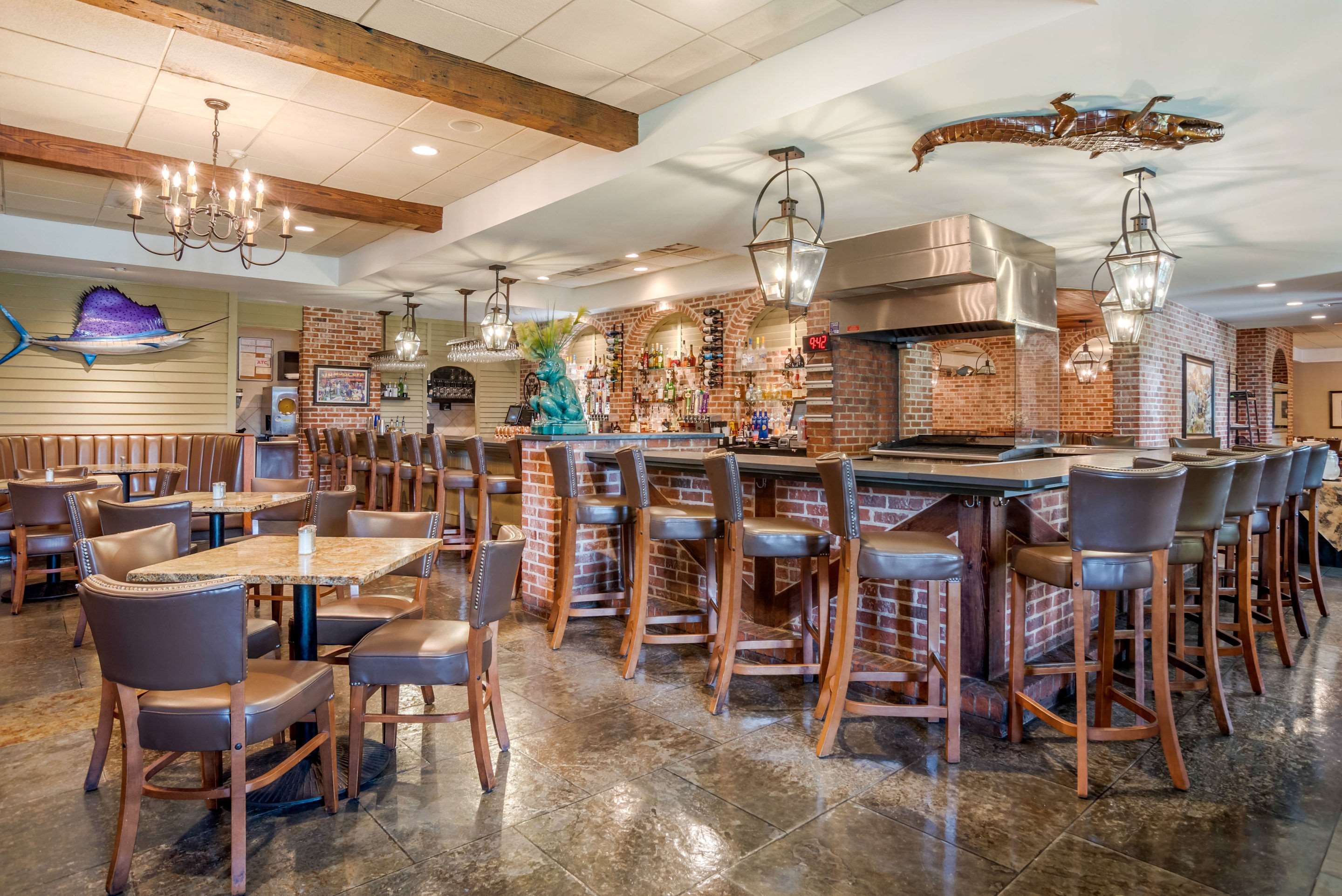 Hotel bar | Clarion Inn Conference Center Gonzales