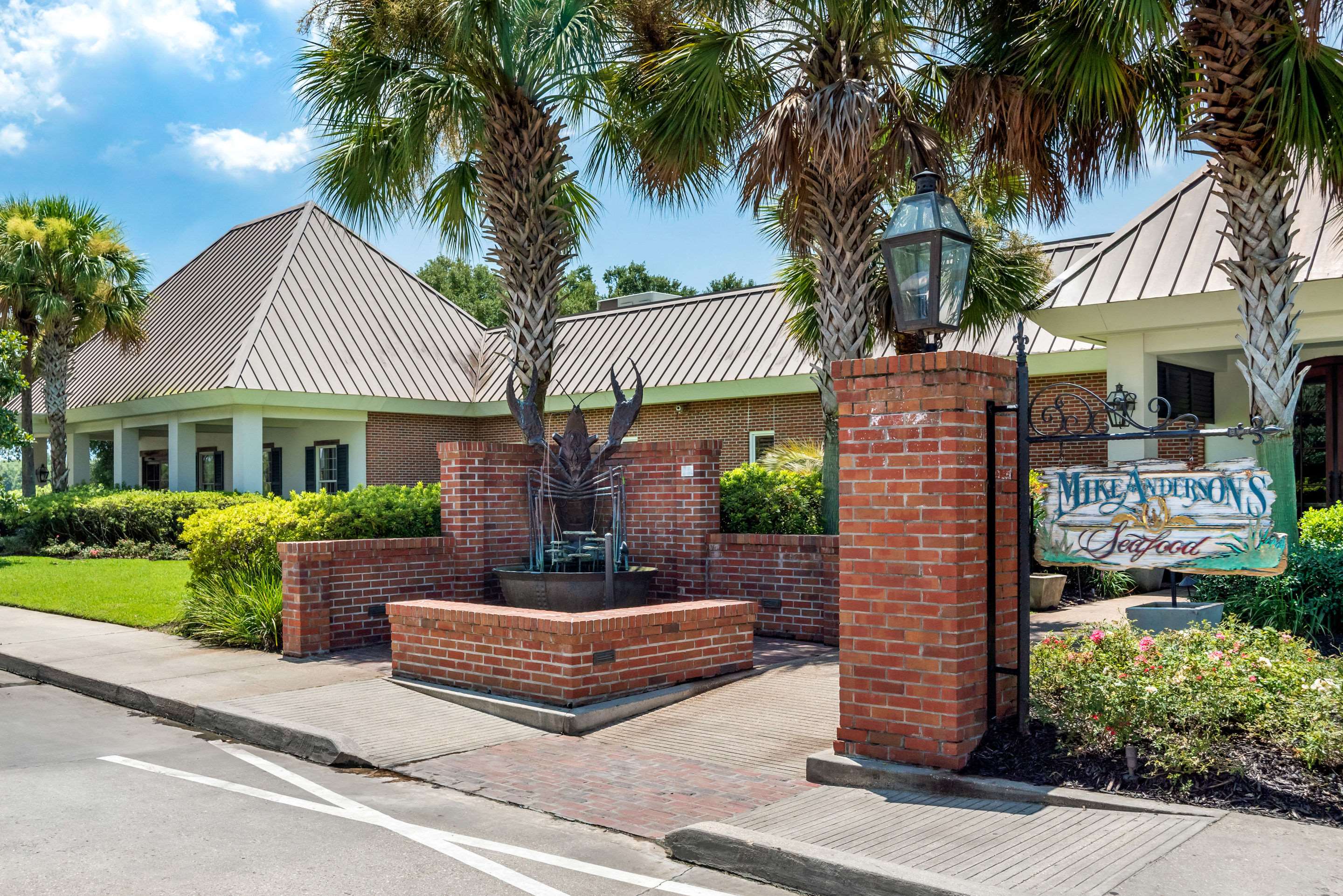 Hotel exterior | Clarion Inn Conference Center Gonzales
