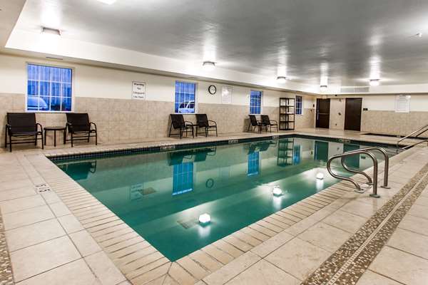 Pool - Evangeline Downs Hotel Opelousas