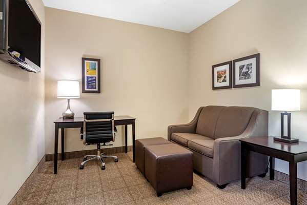 Suite - Comfort Inn & Suites Scott - I-10, Exit 97
