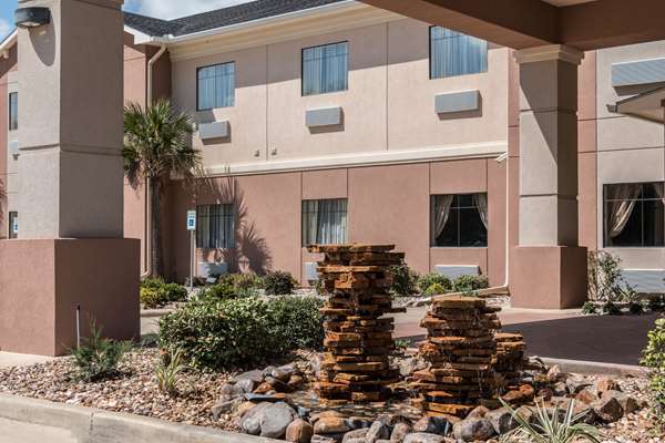 Exterior view - Comfort Inn & Suites Mansfield
