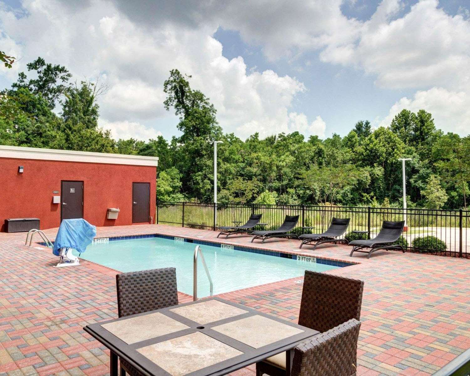 Comfort Suites Denham Springs, LA See Discounts