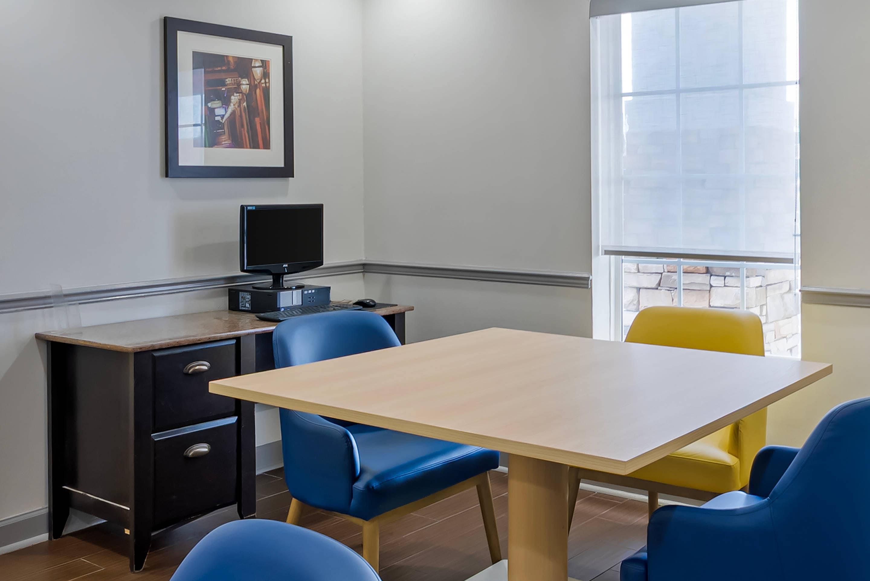 Computer in the lobby | Comfort Inn