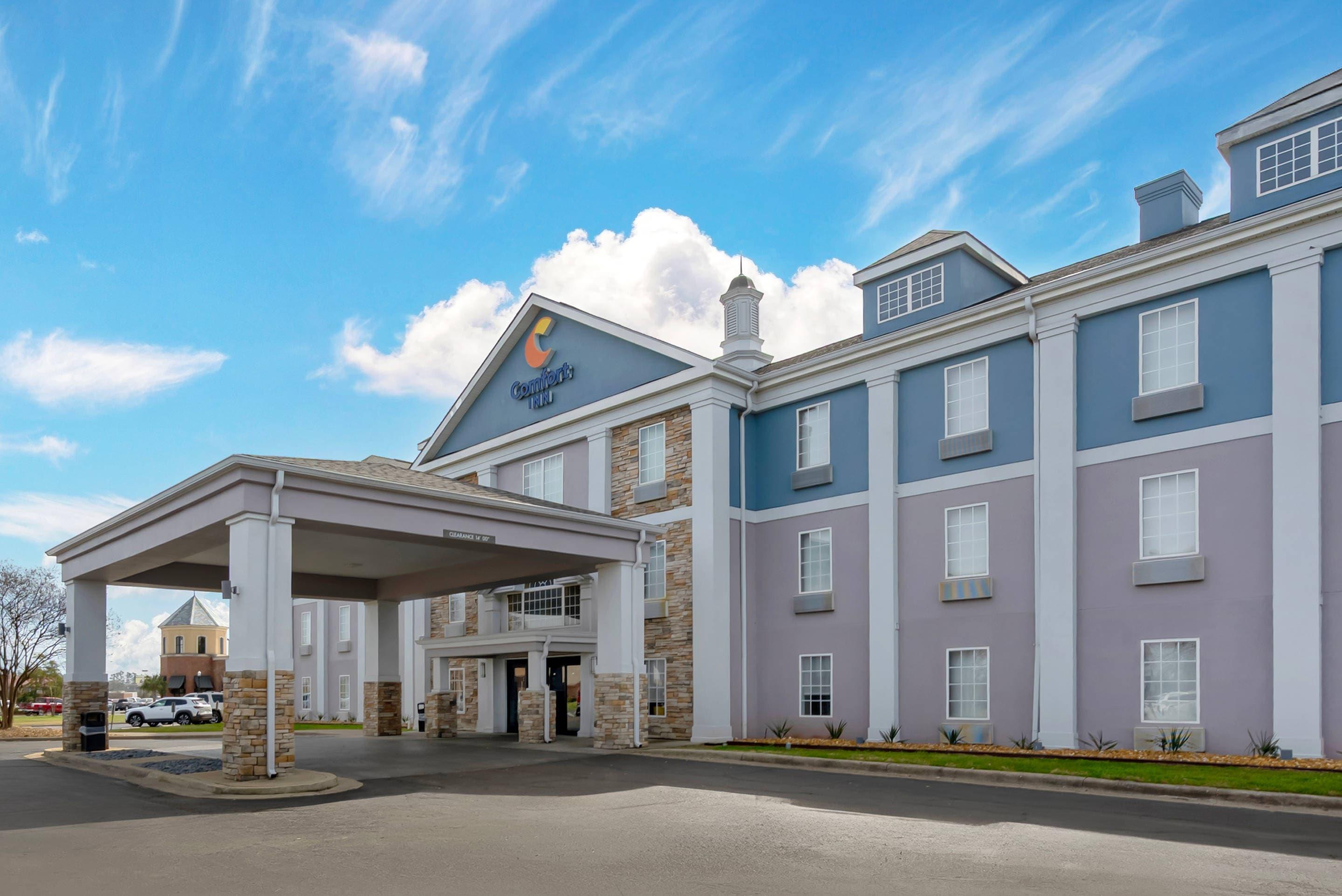 Hotel exterior | Comfort Inn
