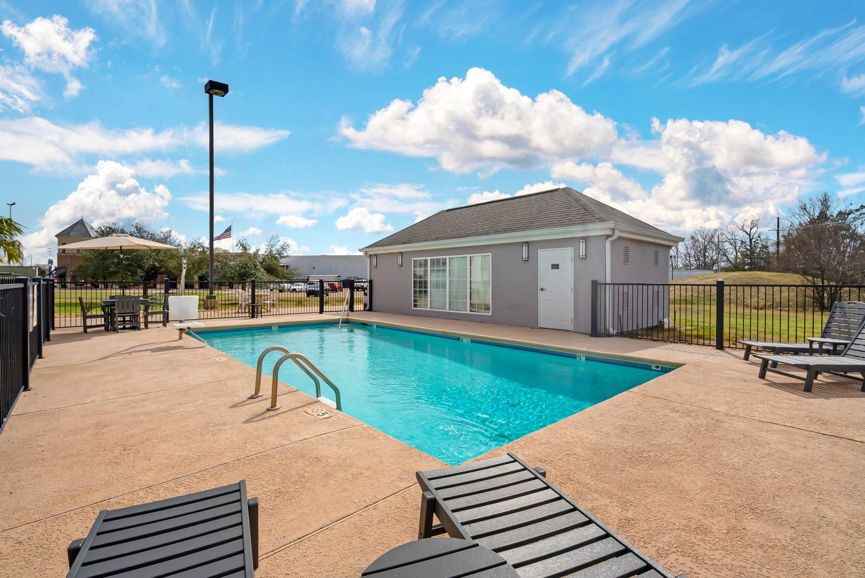 Outdoor pool | Comfort Inn