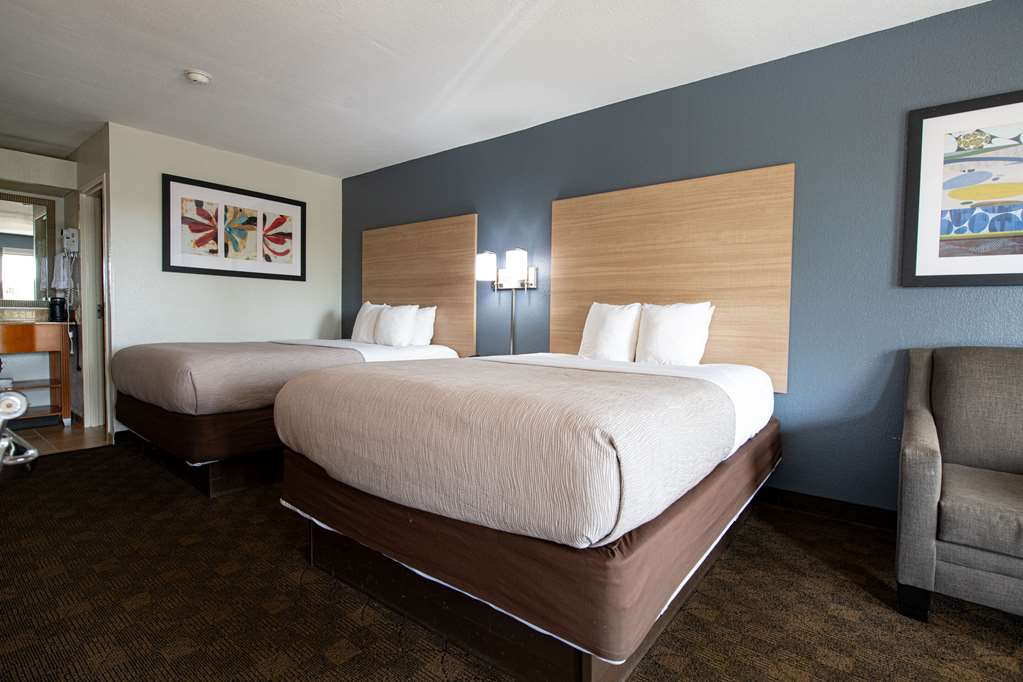 QUALITY INN MONROE-guestroom-Guest Room,On-Site.jpg