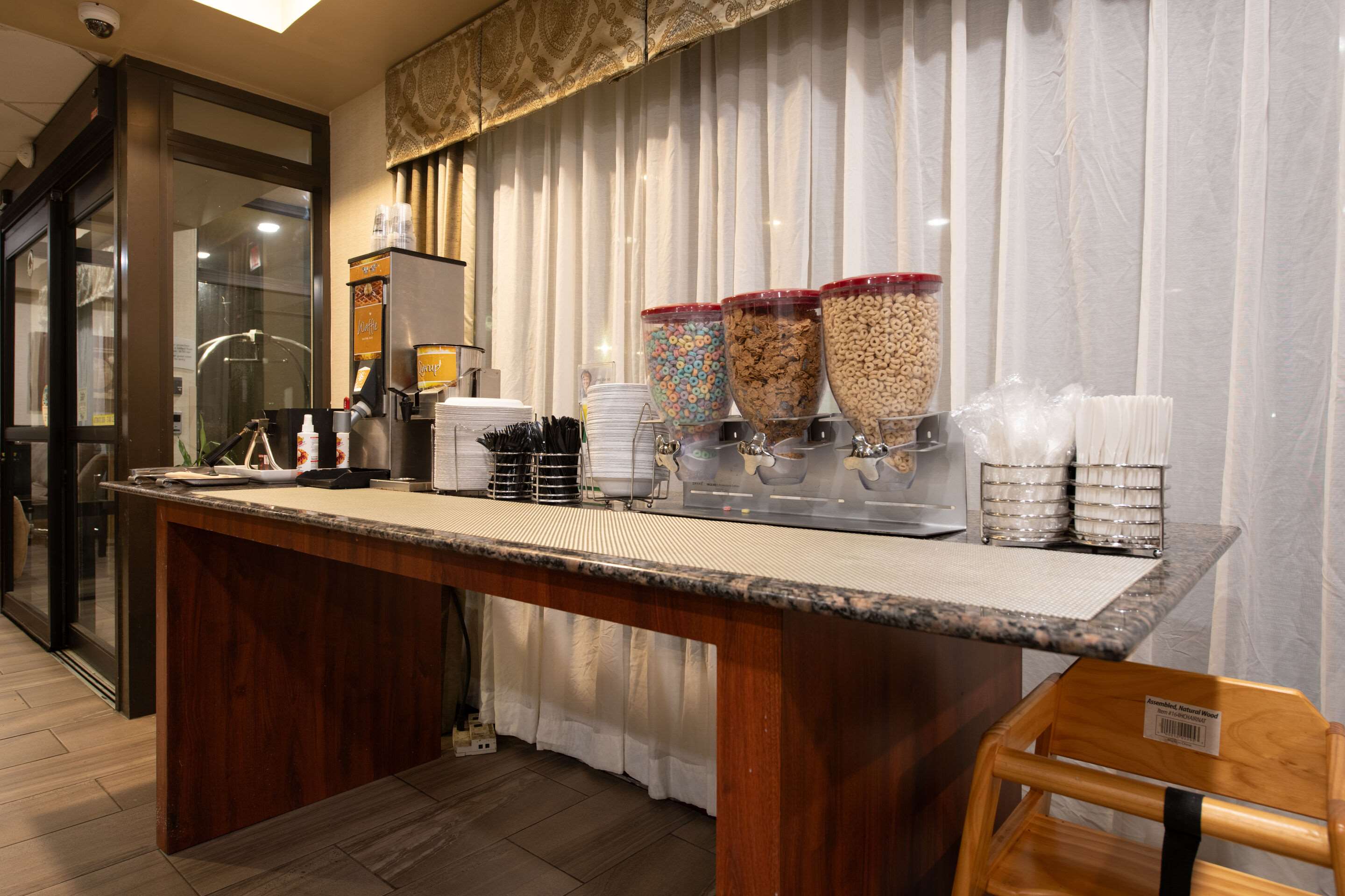 Breakfast area | Quality Inn Monroe
