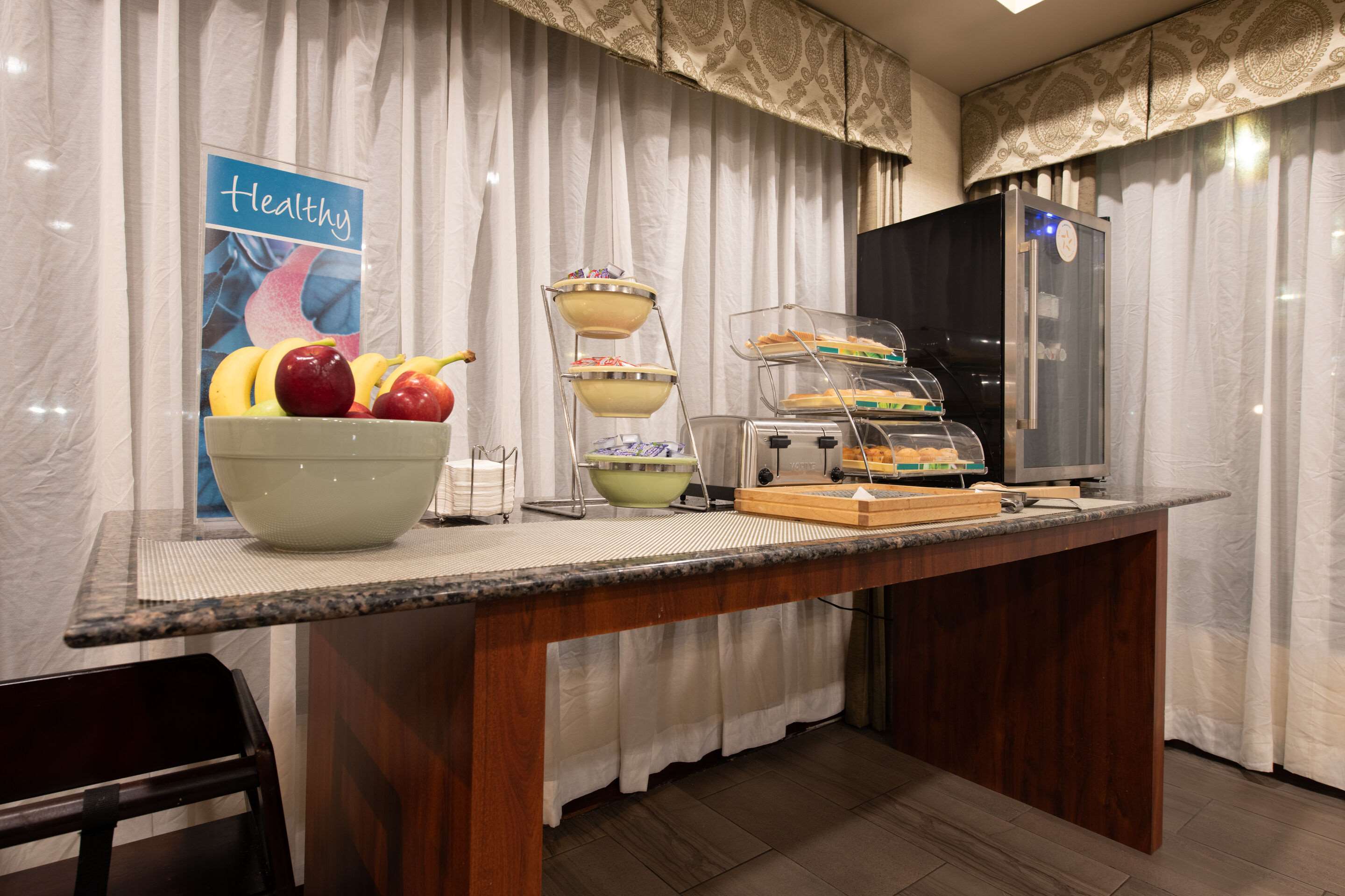 Breakfast area | Quality Inn Monroe